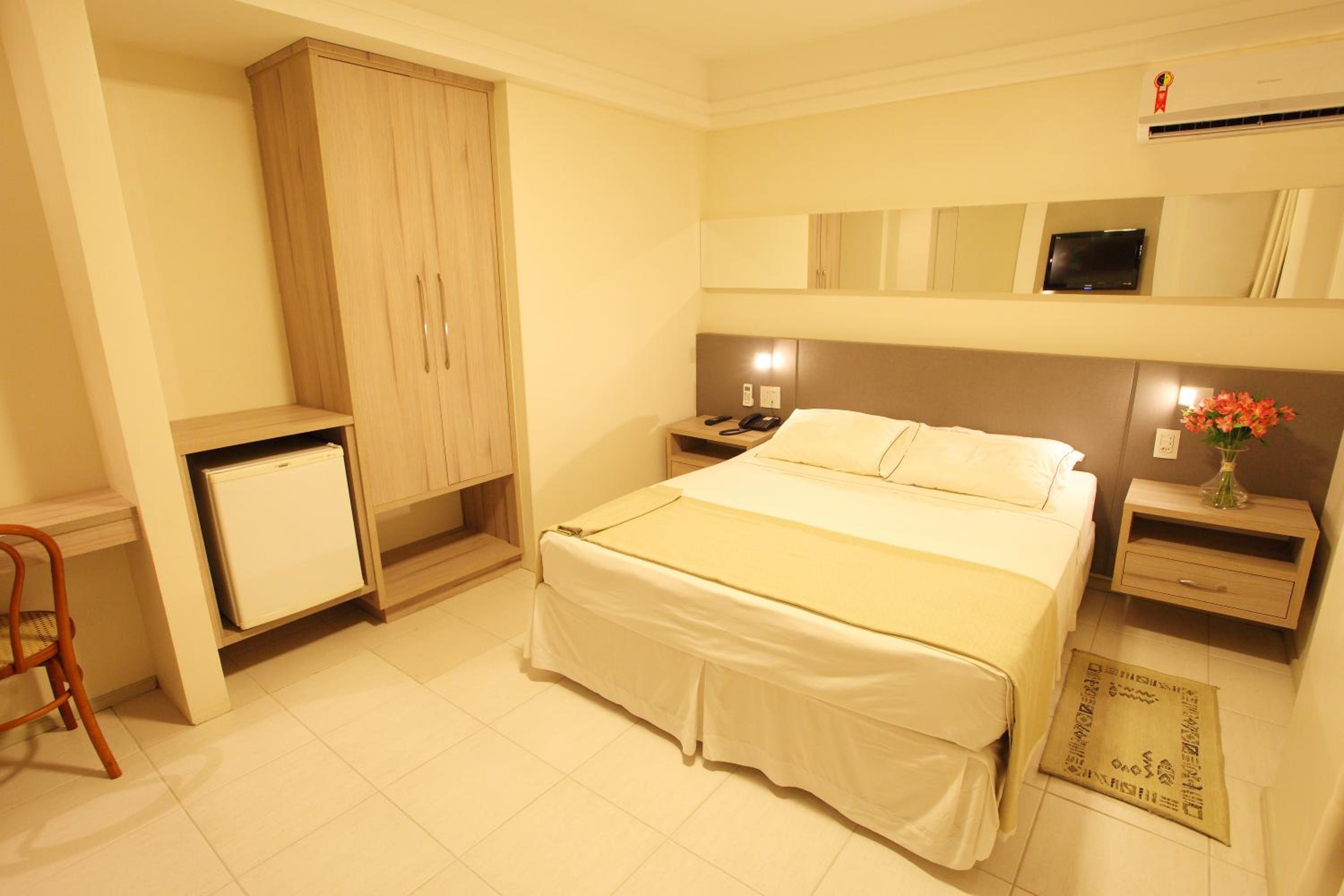 Family Room with Private Bathroom photo 1