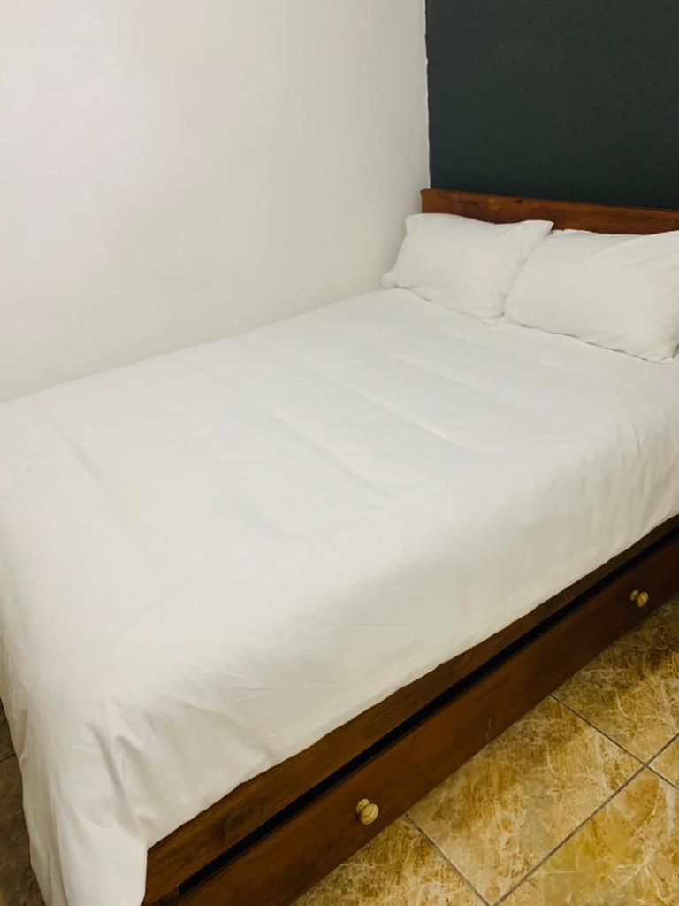 Budget Double Room photo 2