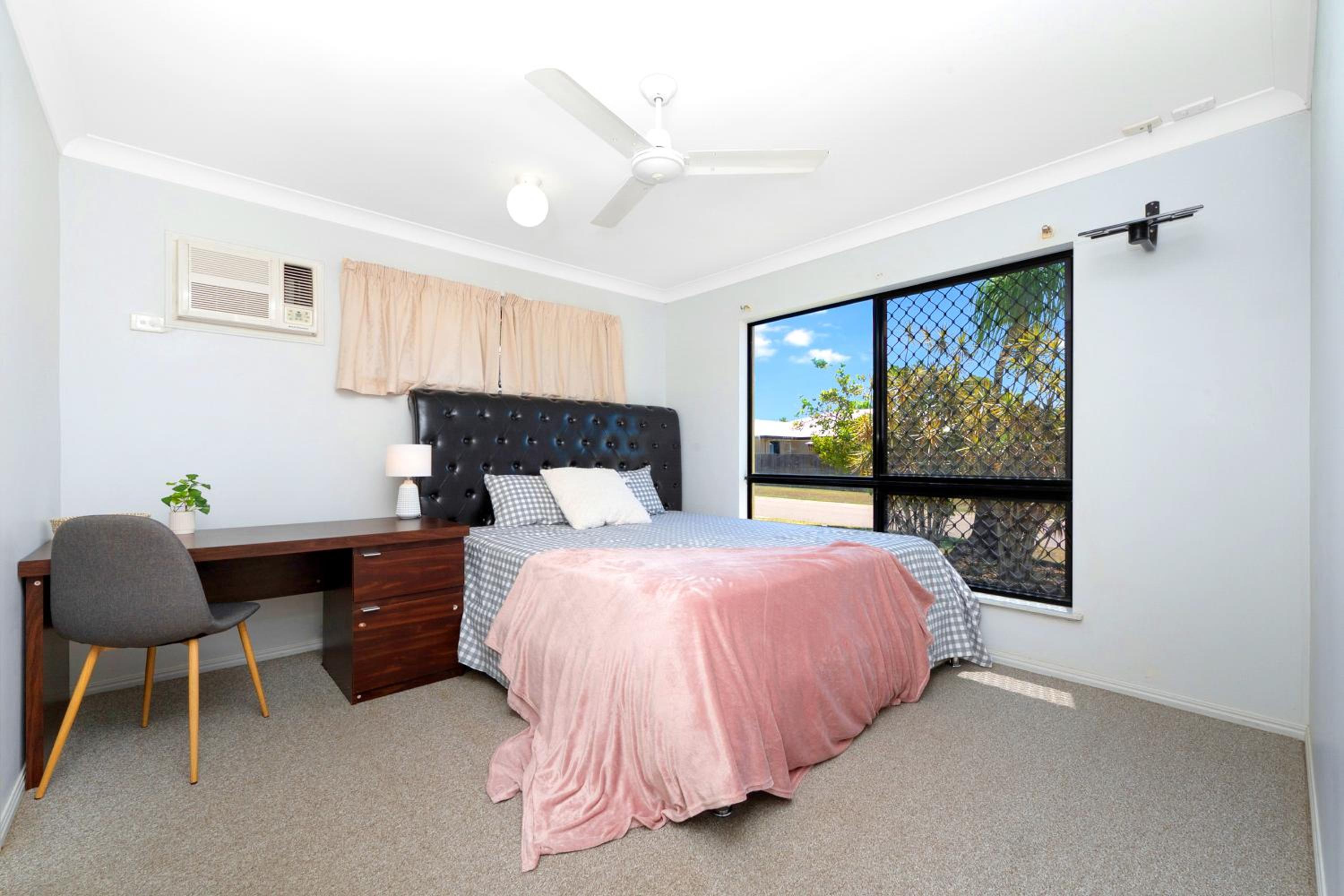 Three-Bedroom House photo 1