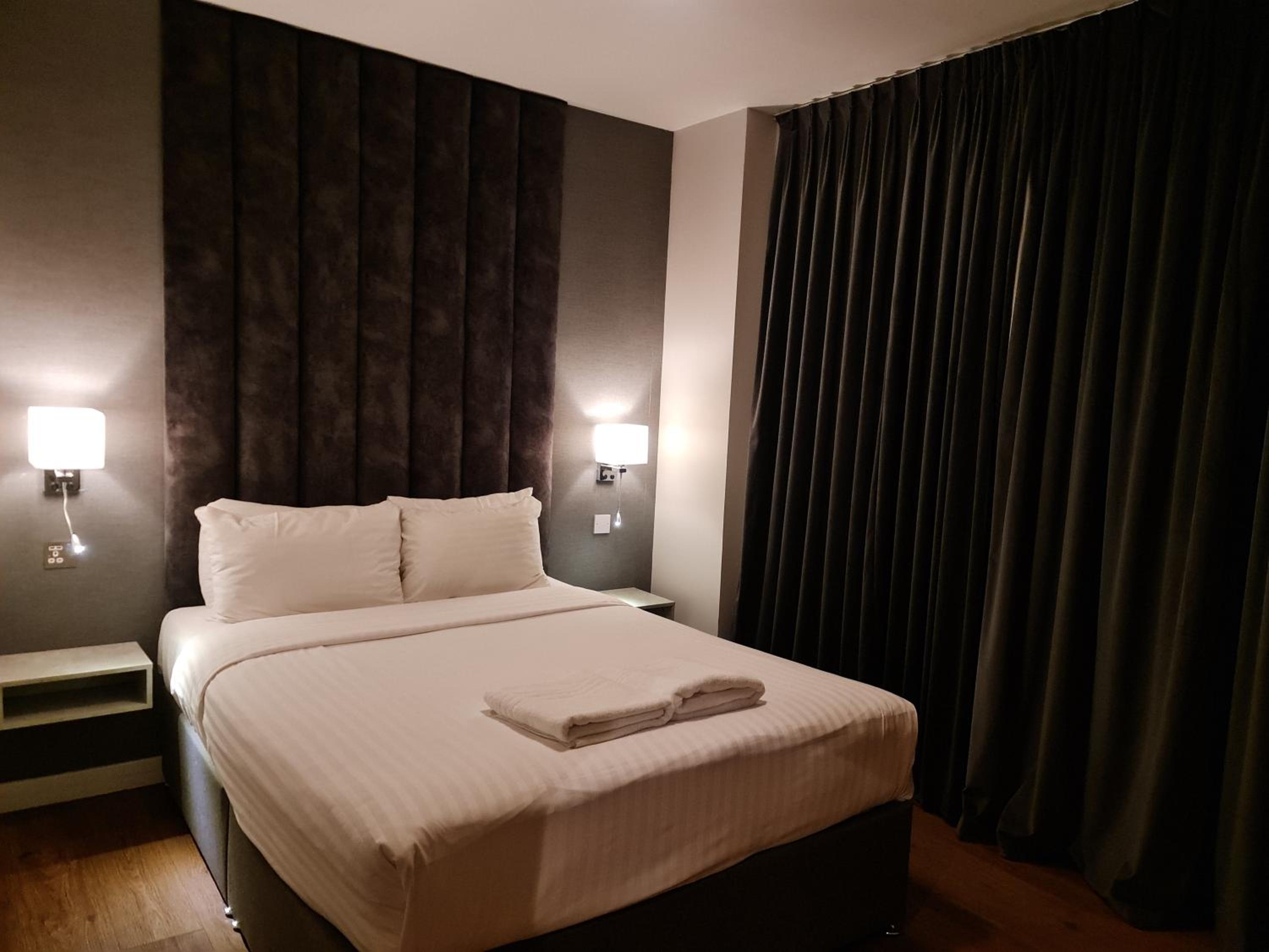 One-Bedroom Apartment - Photo 2