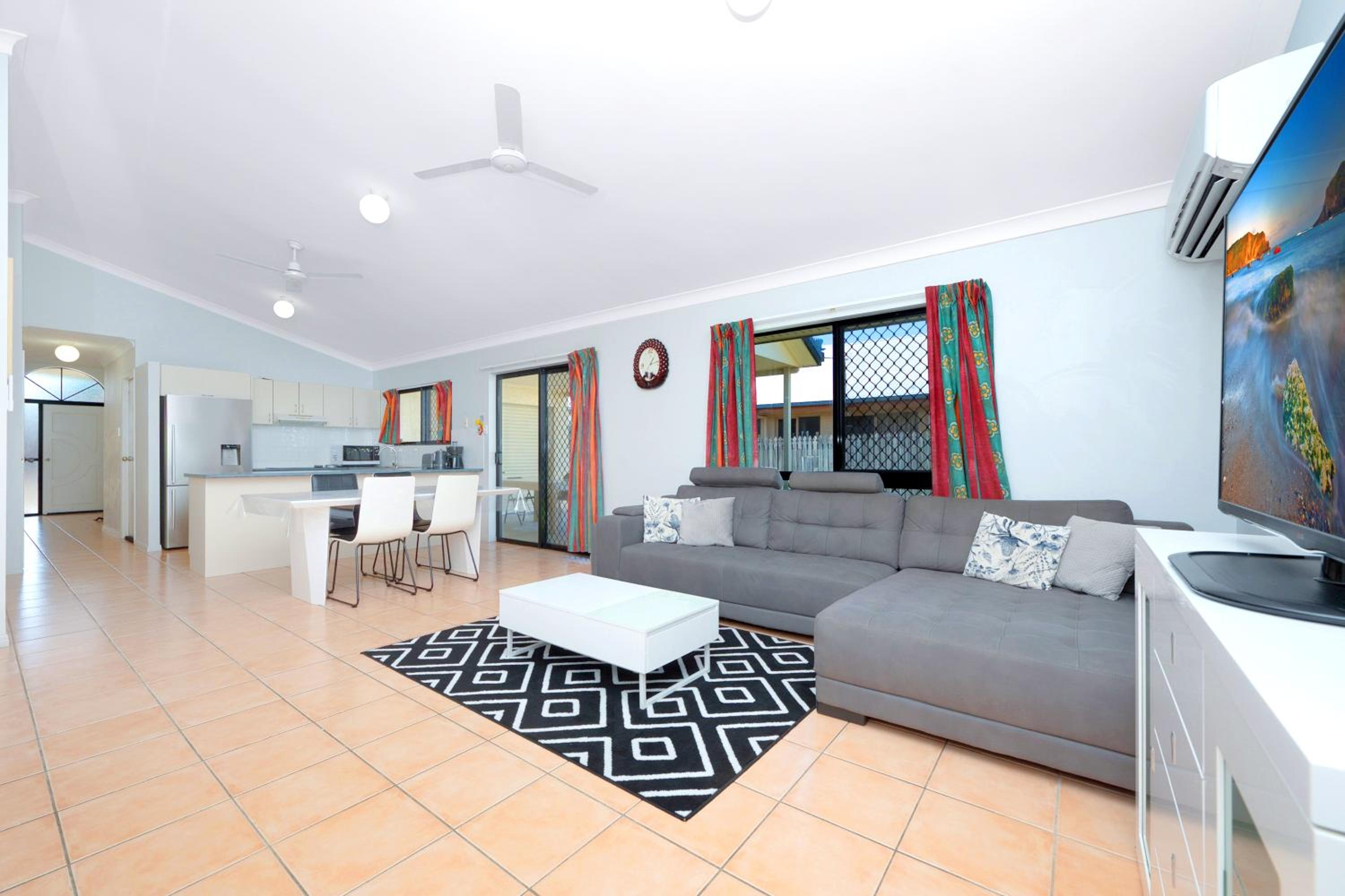 Three-Bedroom House photo 2