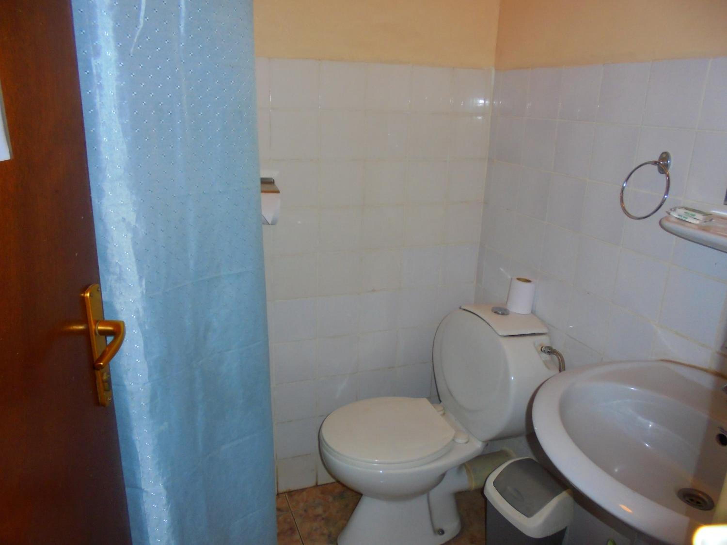 Two-Bedroom Apartment - Photo 9