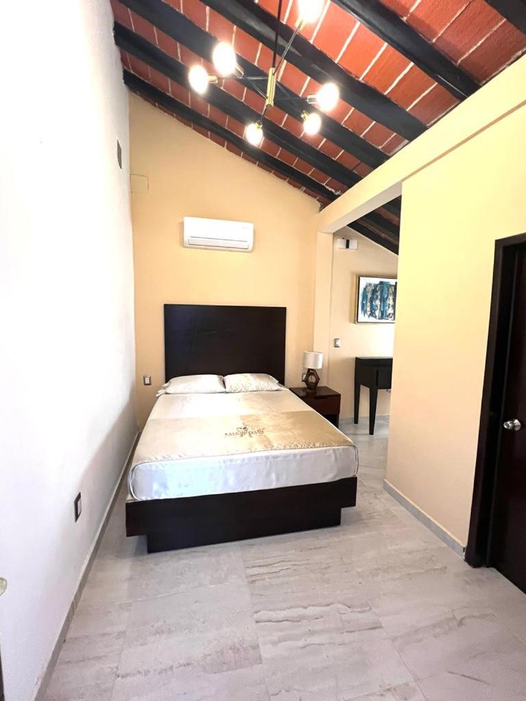 Small Double or Twin Room photo 3