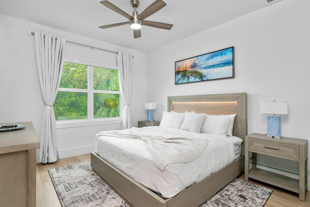 Five-Bedroom House photo 1