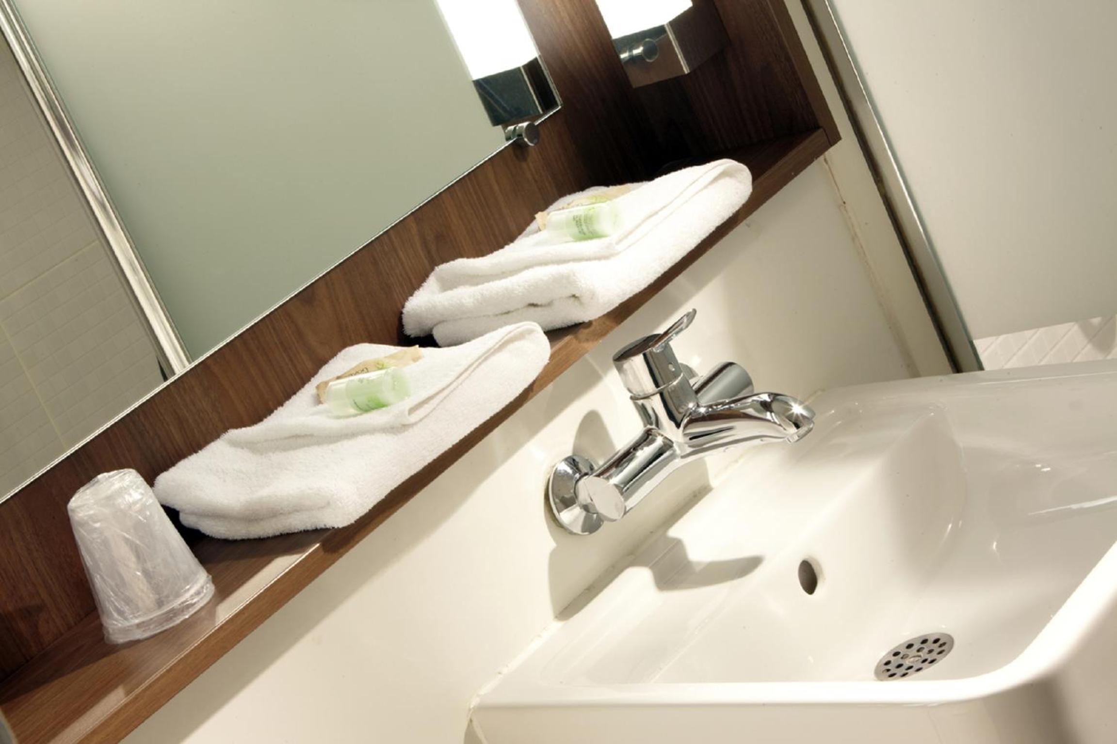 Standard Double Room - Photo 6