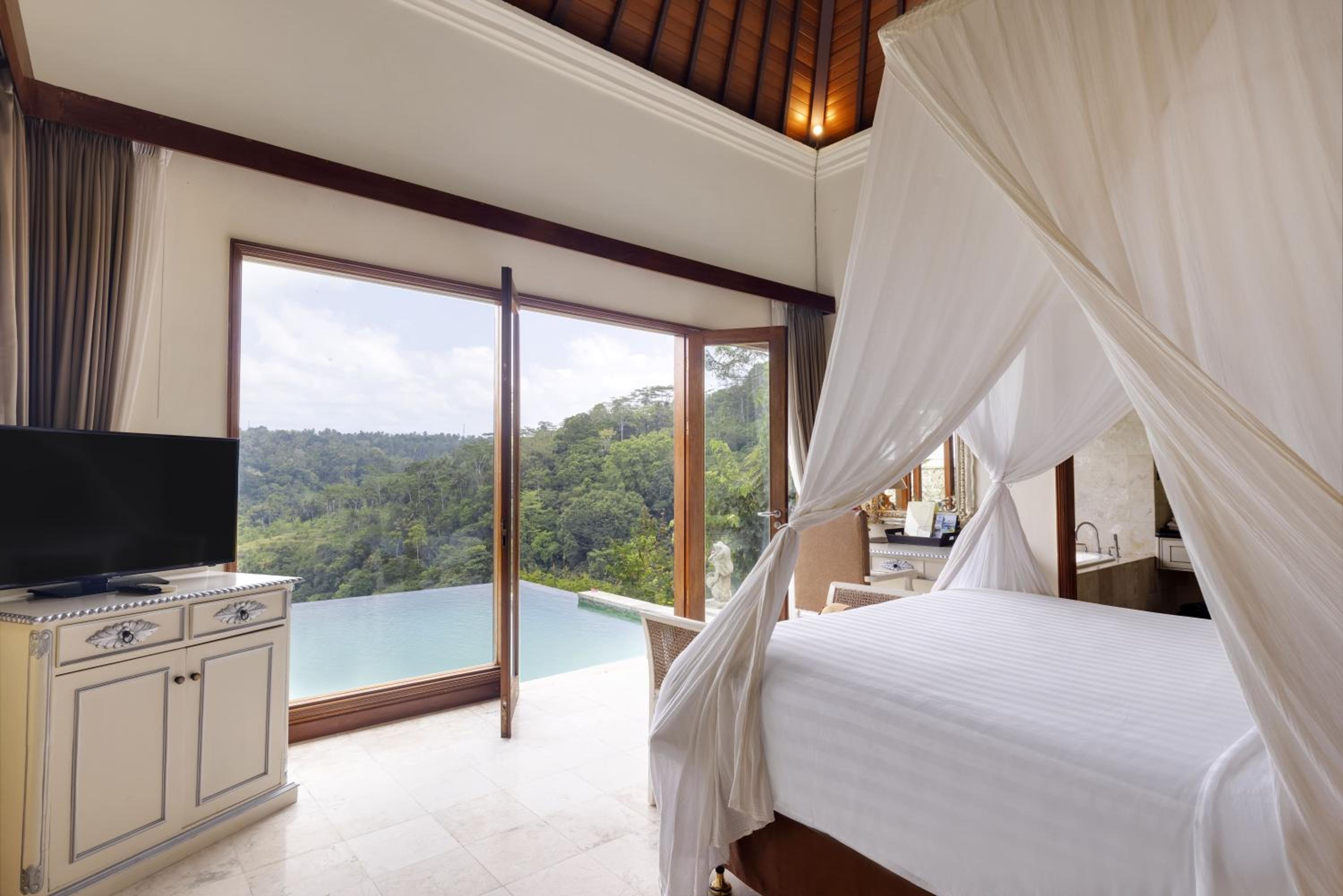 One-Bedroom Villa with Private Pool - Photo 4