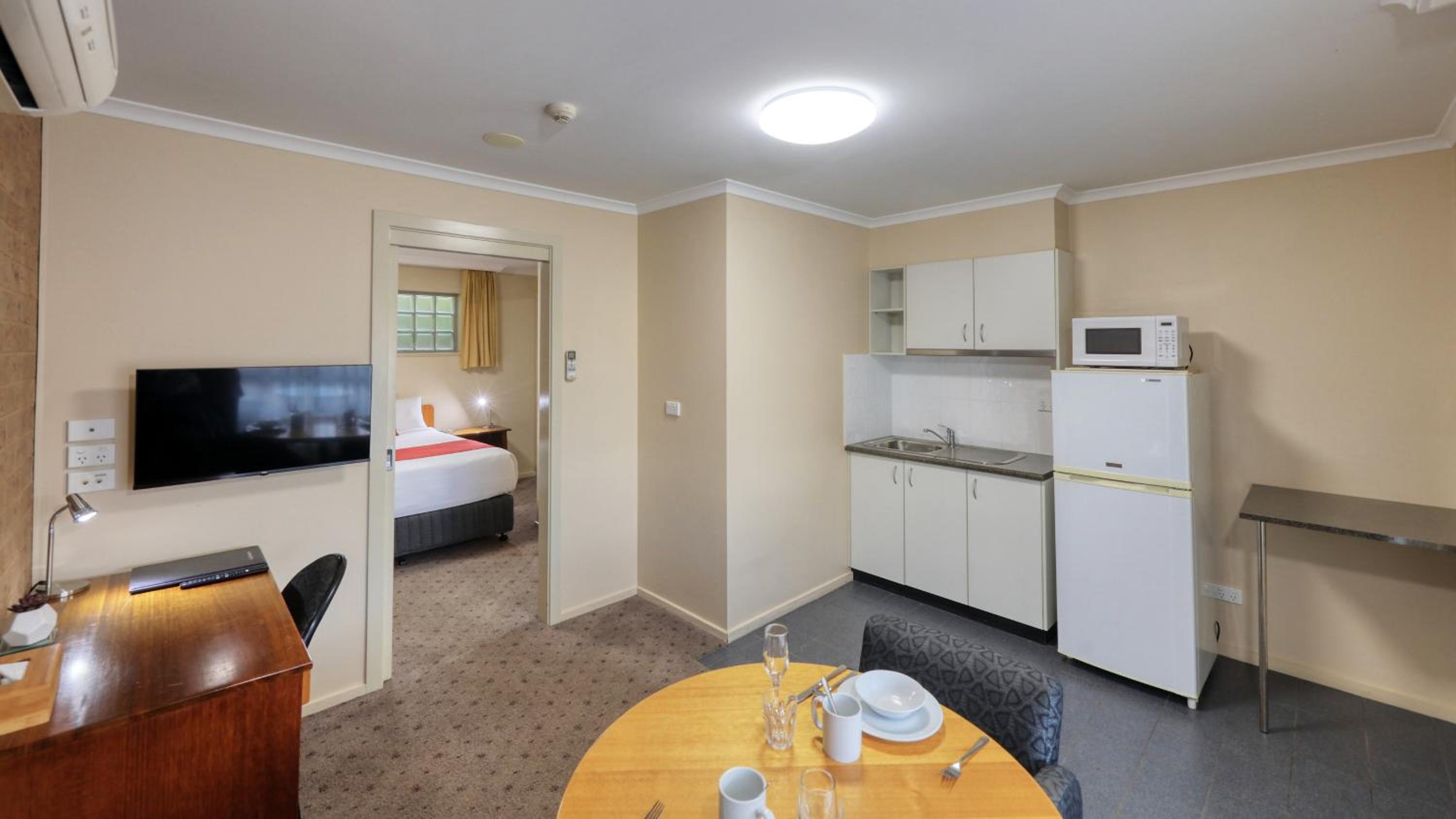 Queen Suite photo 2
