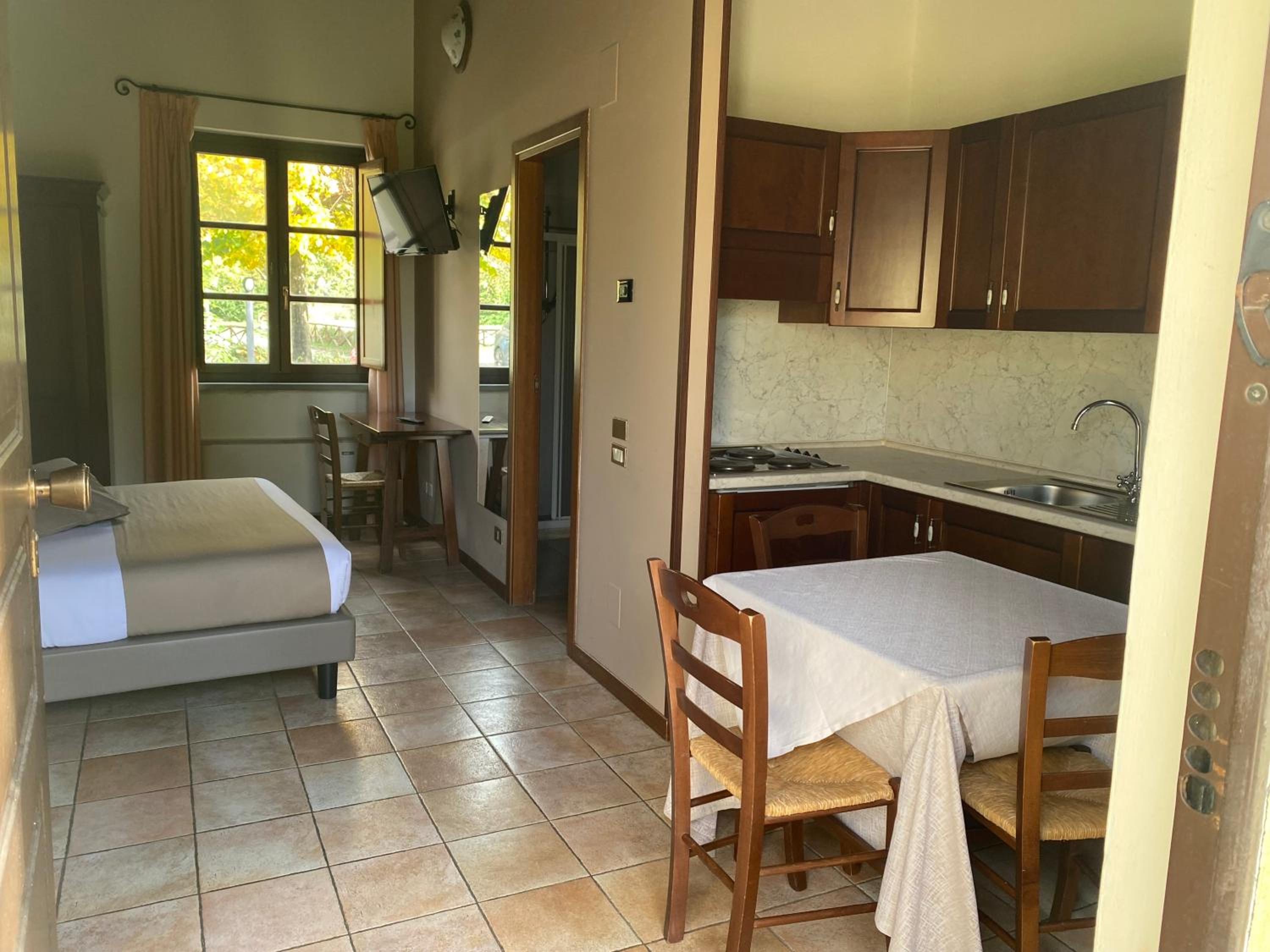 Triple Room - Photo 9
