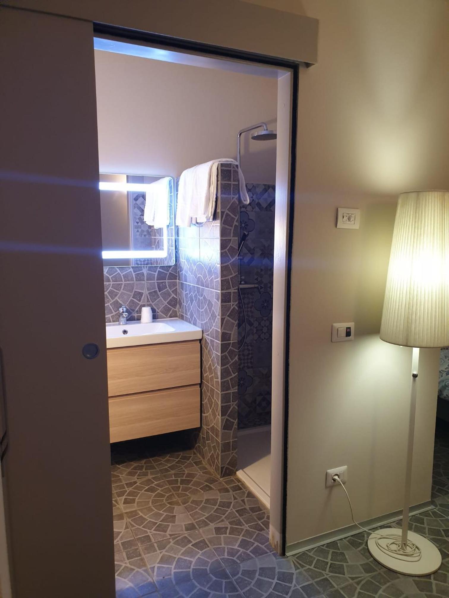 Superior Double Room - Photo 11