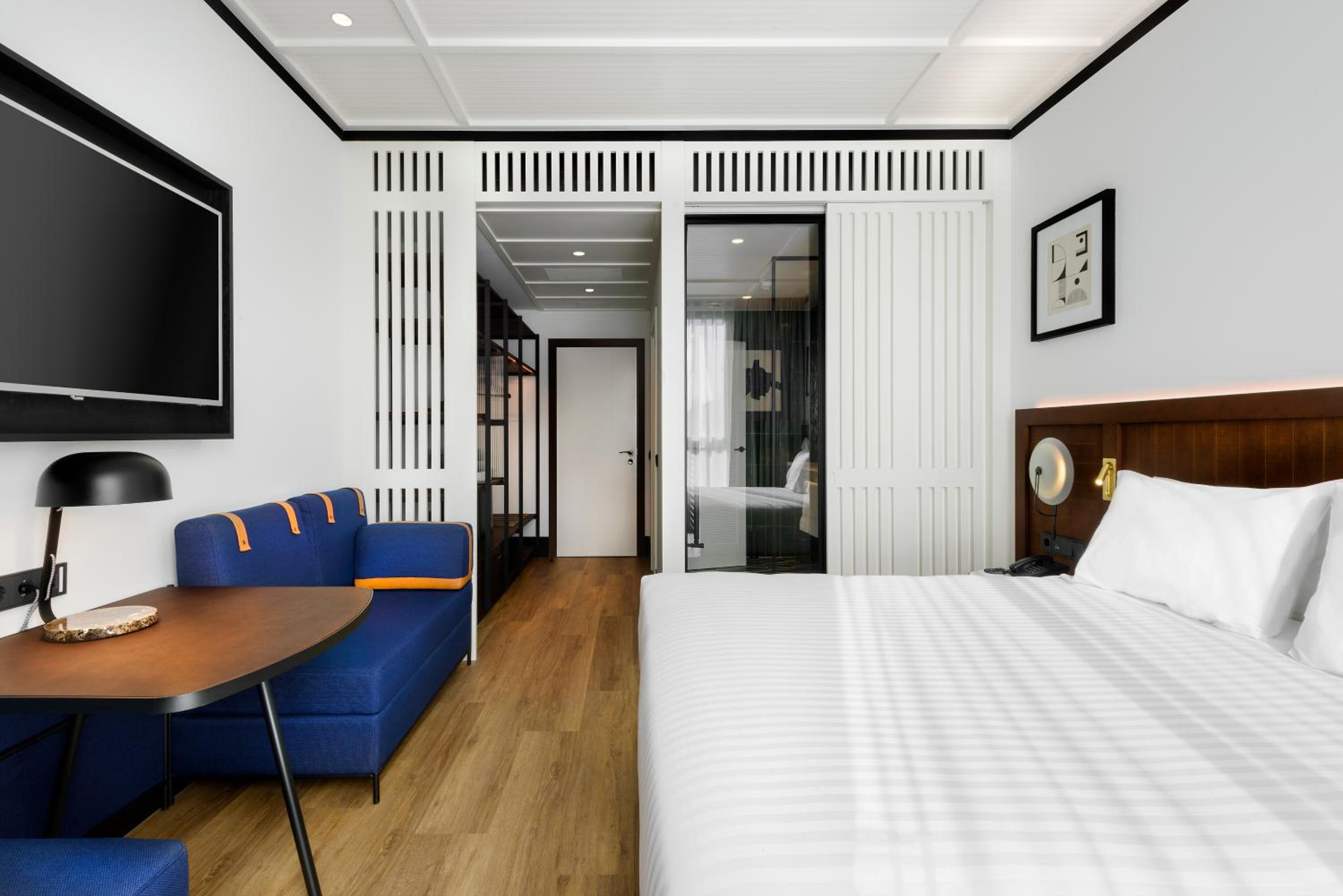 Deluxe Double or Twin Room - Photo 5