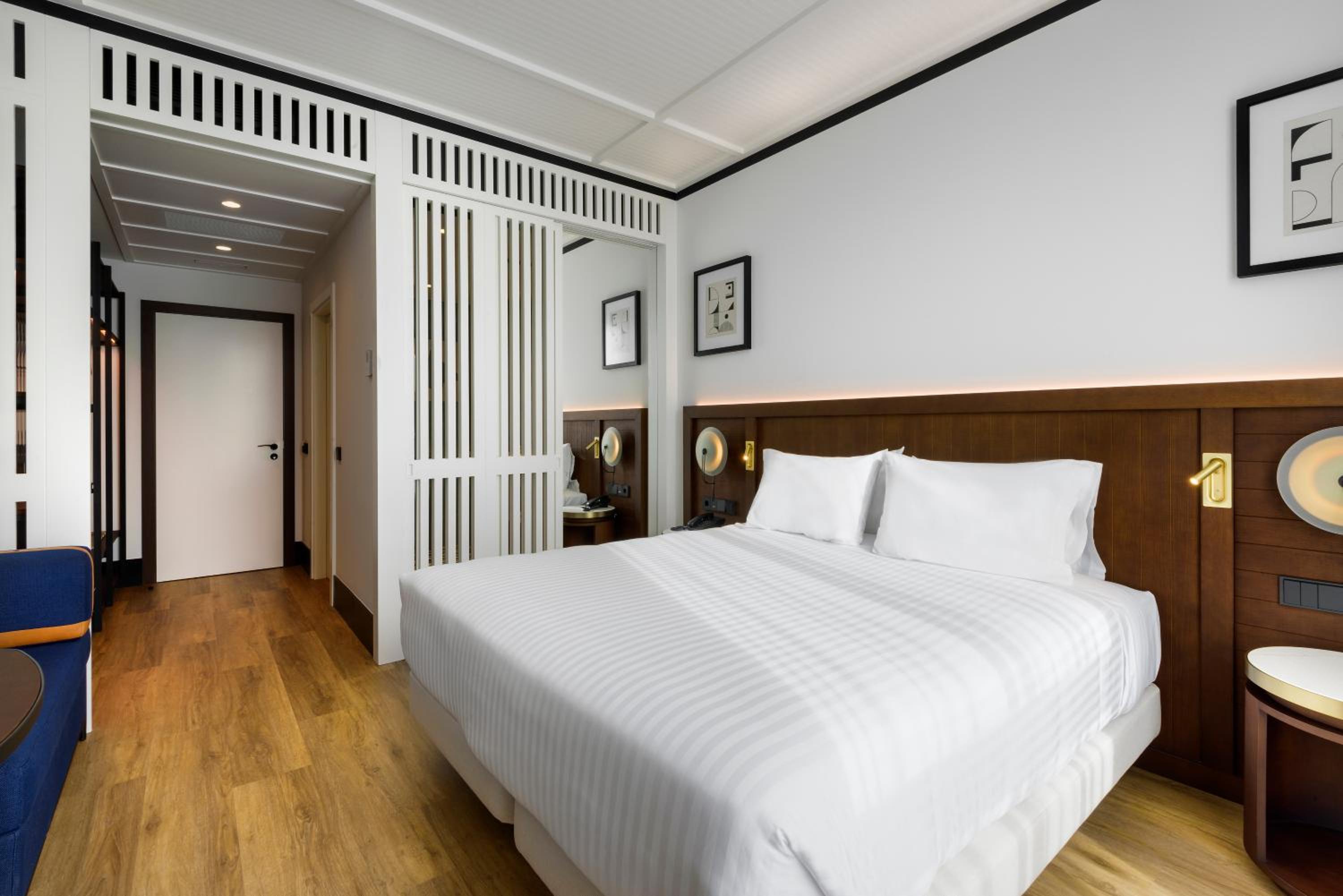 Deluxe Double or Twin Room - Photo 2