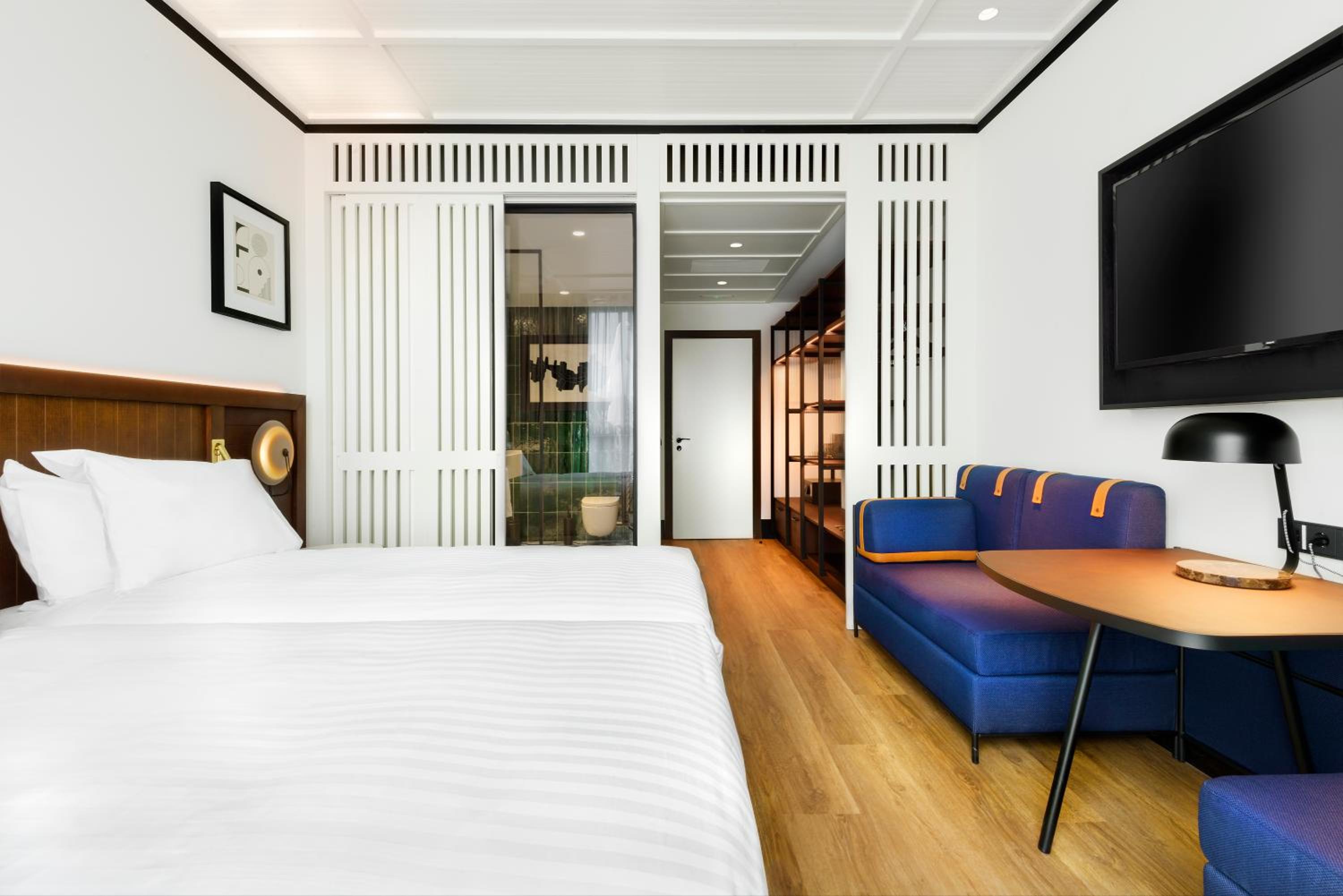Premium Double or Twin Room - Photo 6