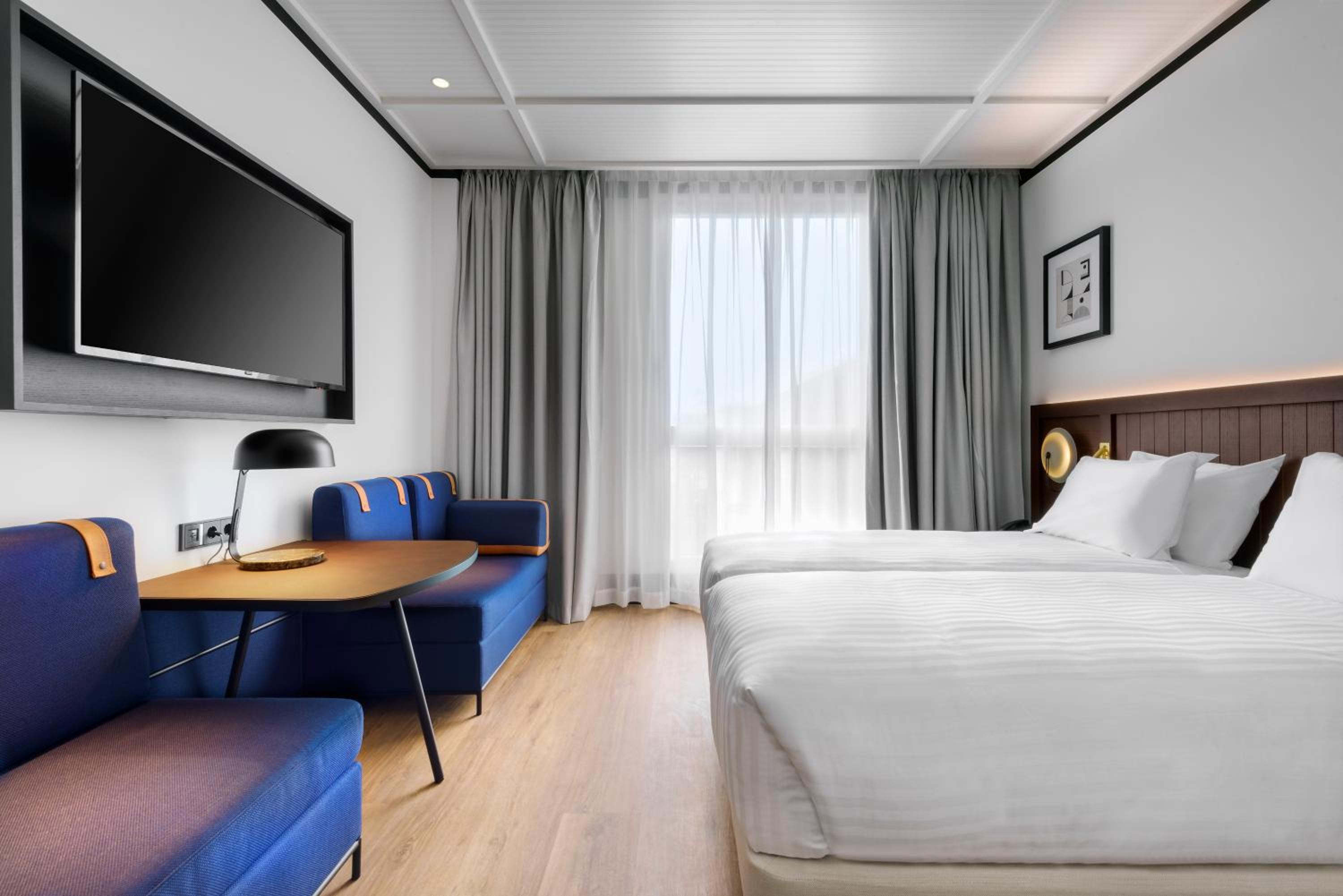 Premium Double or Twin Room - Photo 5