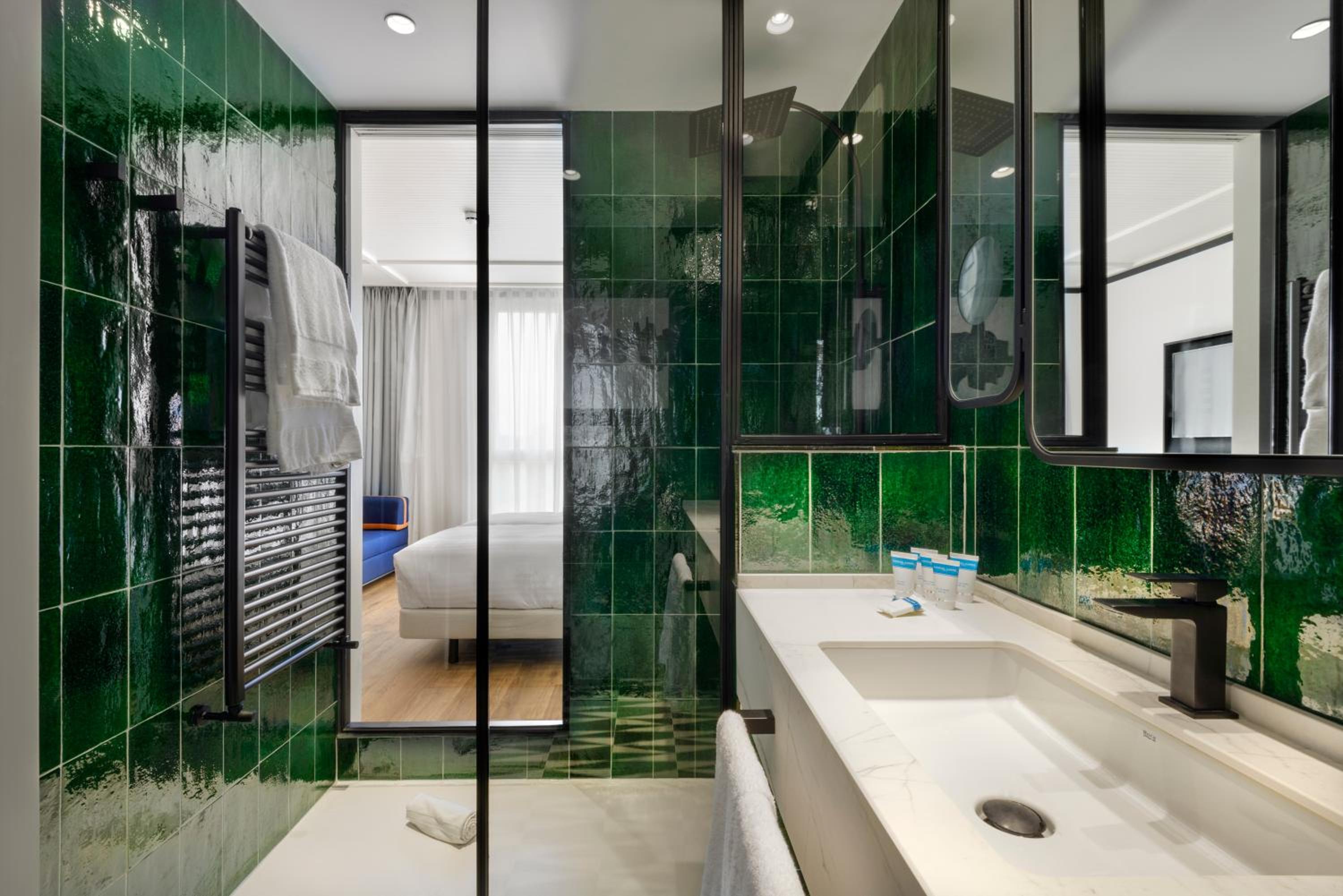 Premium Double or Twin Room - Photo 3