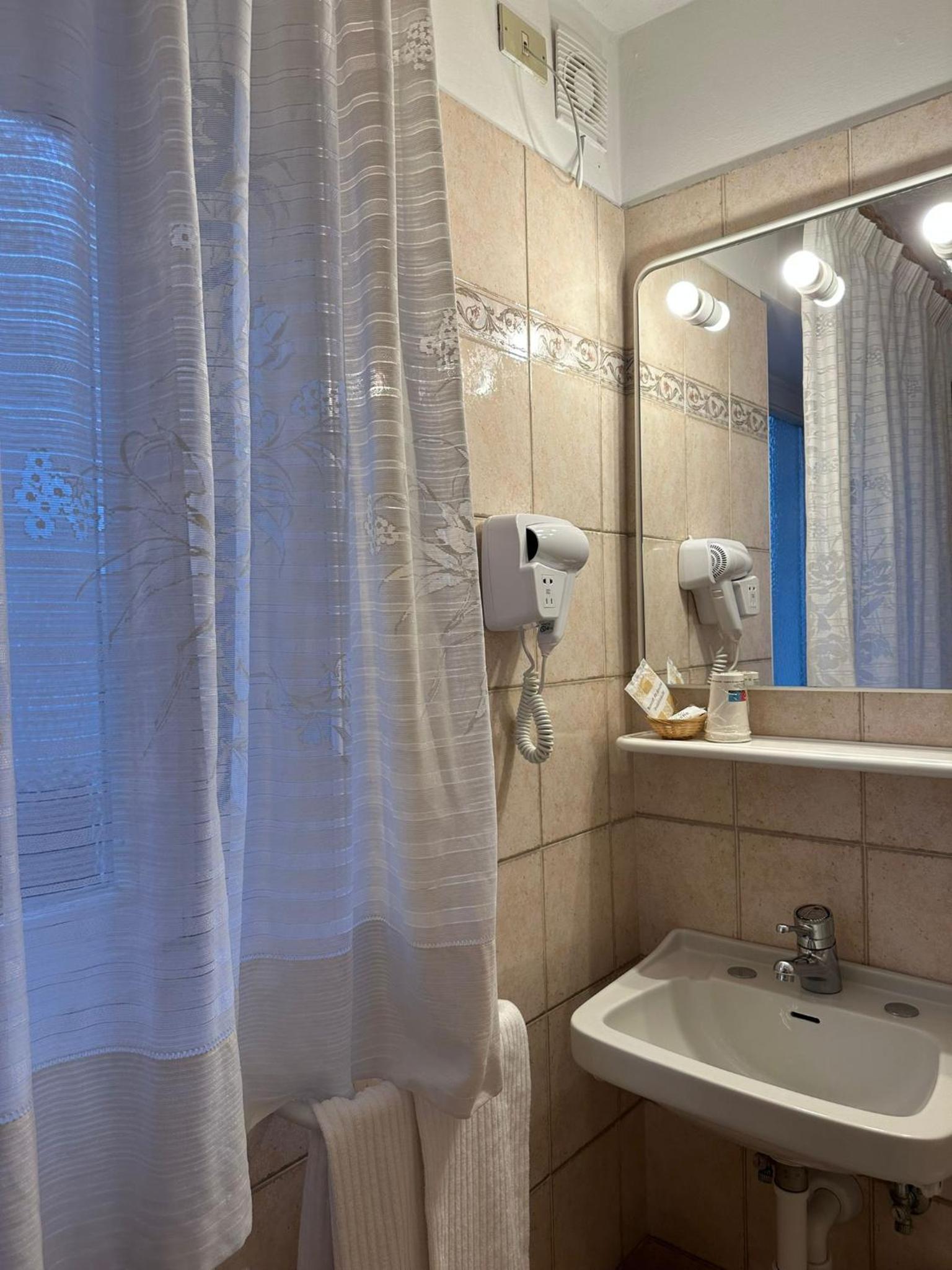 Single Room with Balcony photo 3