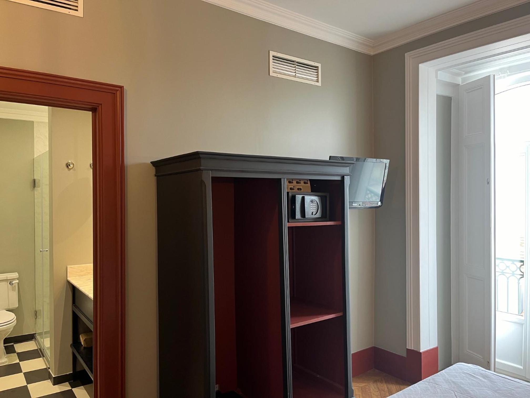 Superior Double Or Twin Room With City View photo 3