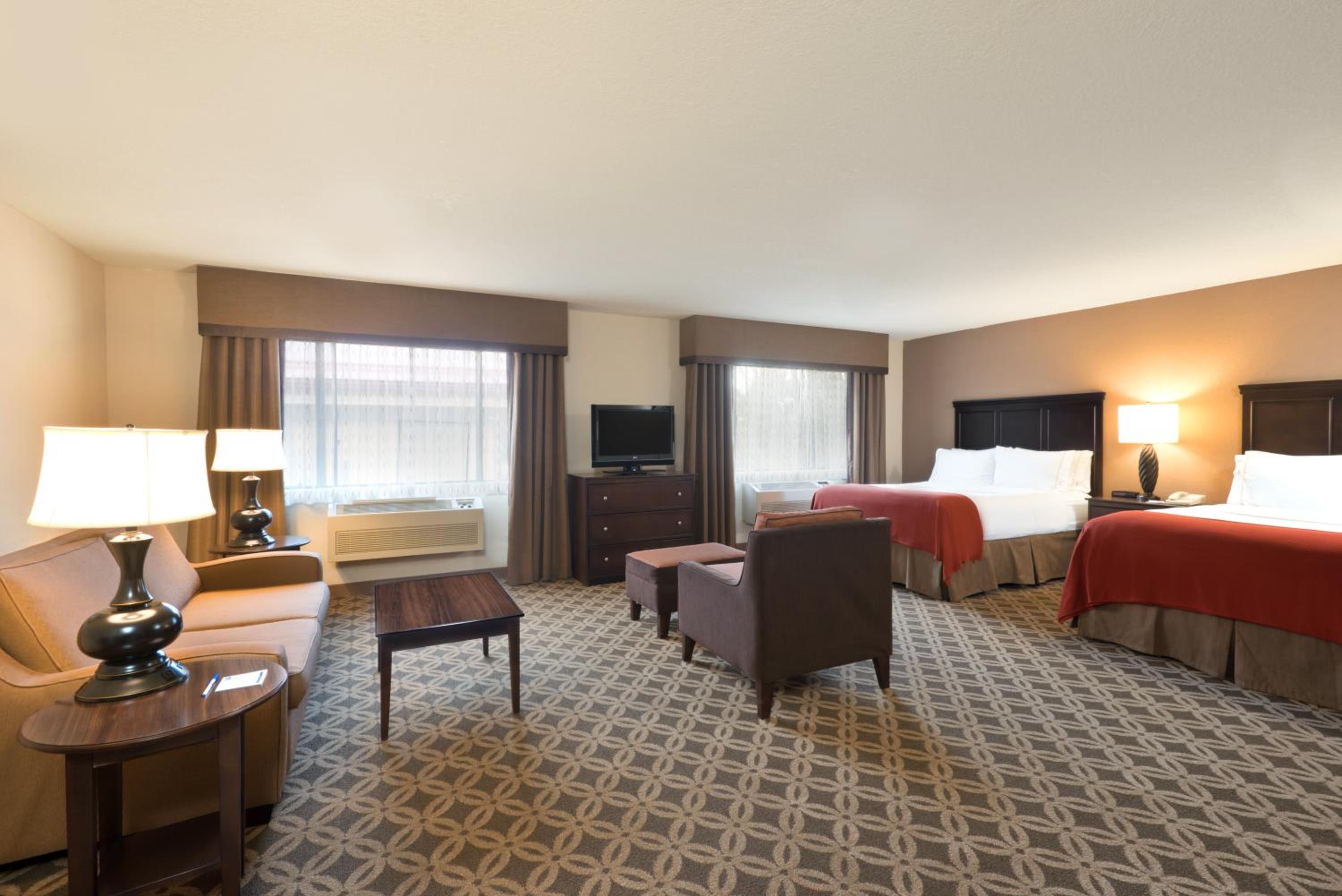Suite with Two Beds - Non-Smoking