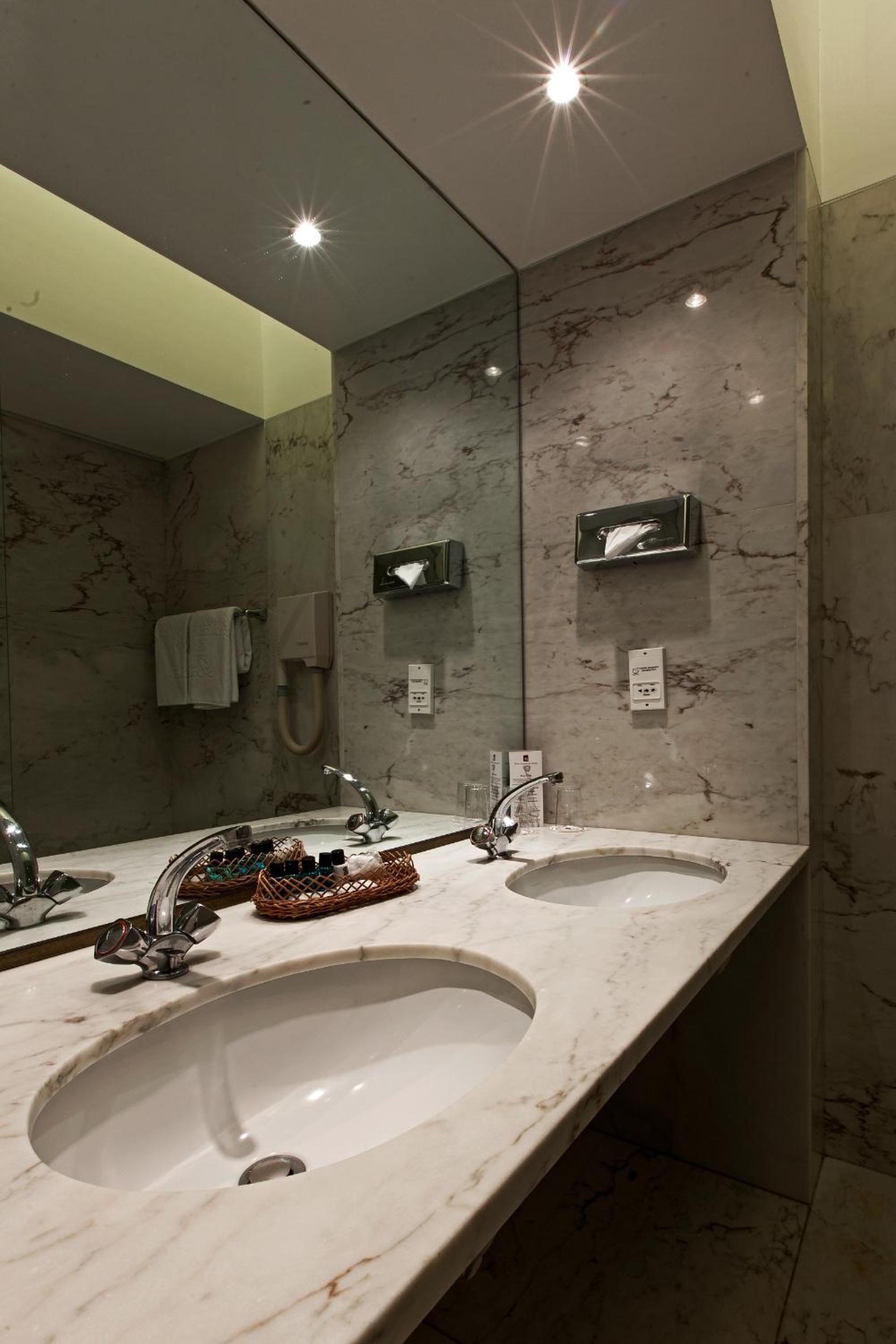 Superior Double or Twin Room - Photo 6