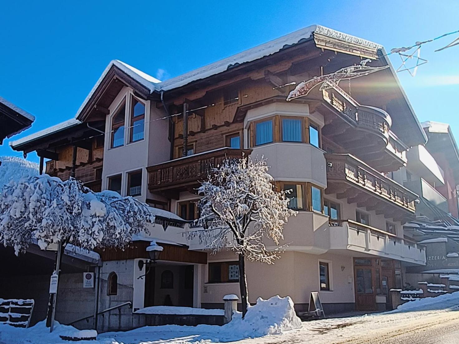 Apartment with Mountain View photo 2