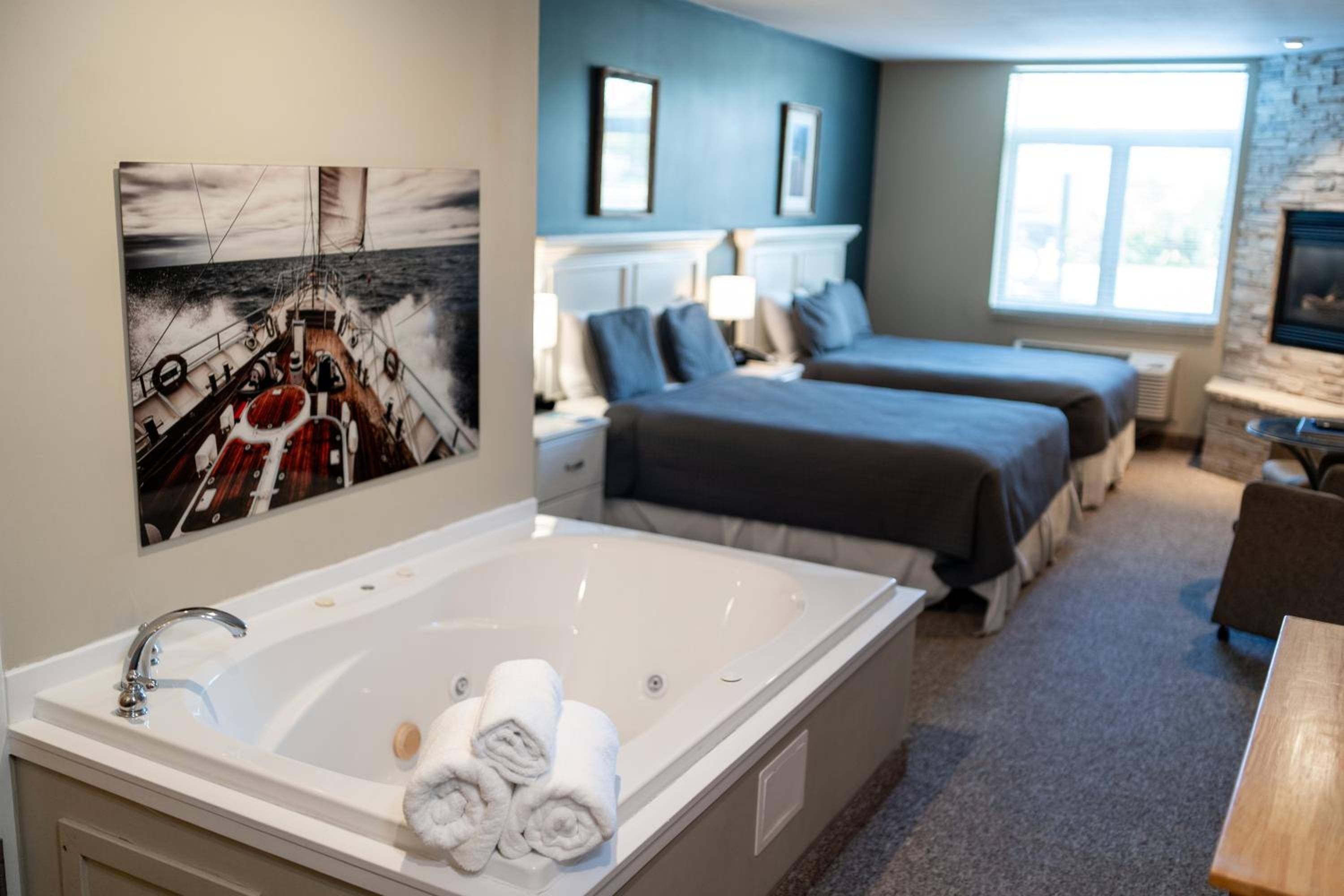Classic City View with Two Queen Beds photo 1