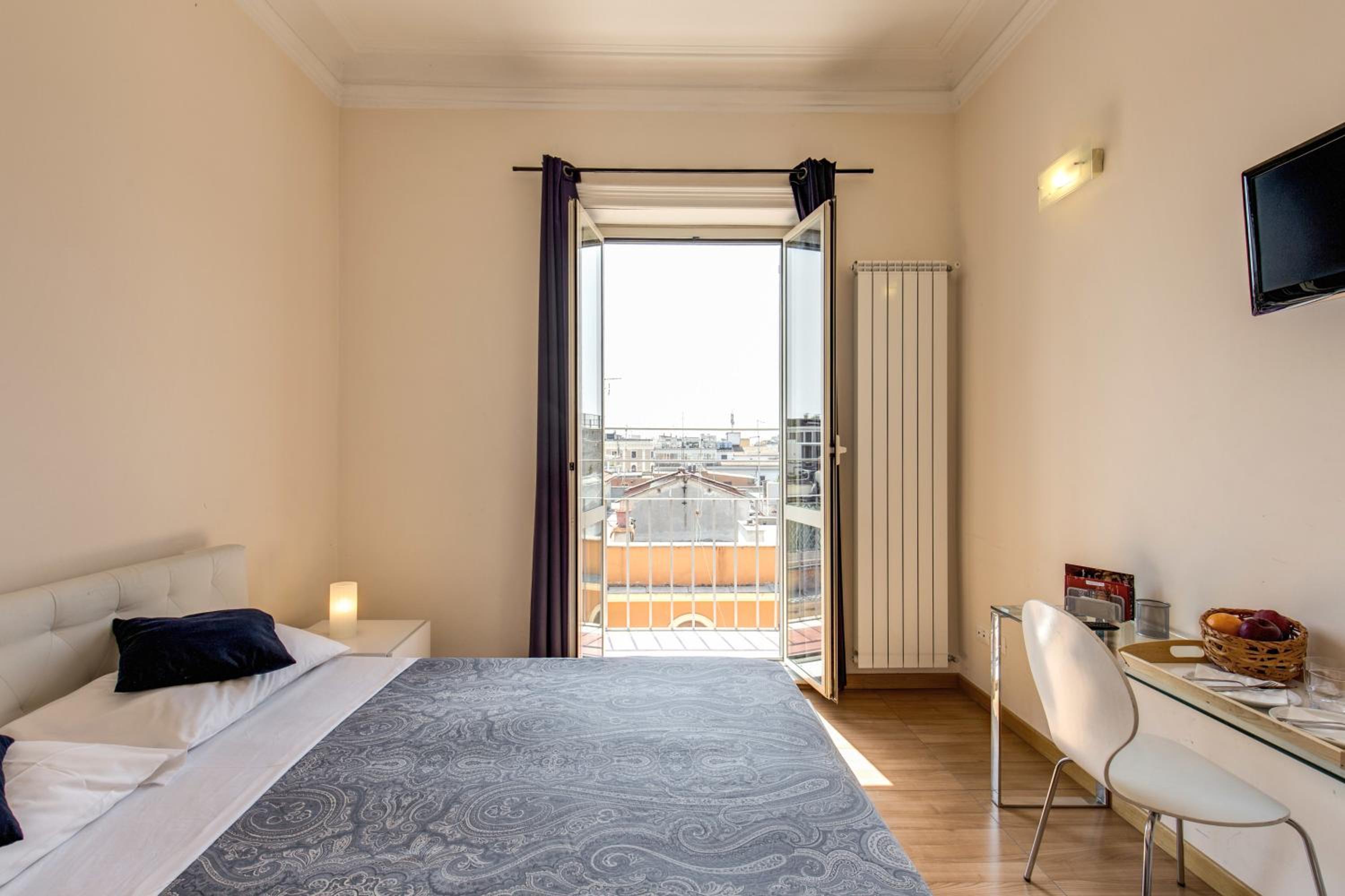 Double Room with Balcony photo 3