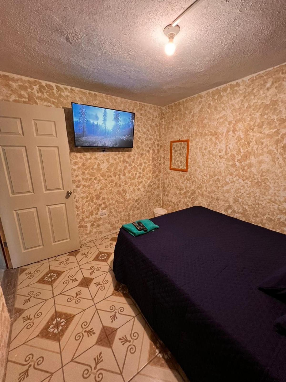 Standard Double Room with Shared Bathroom photo 3