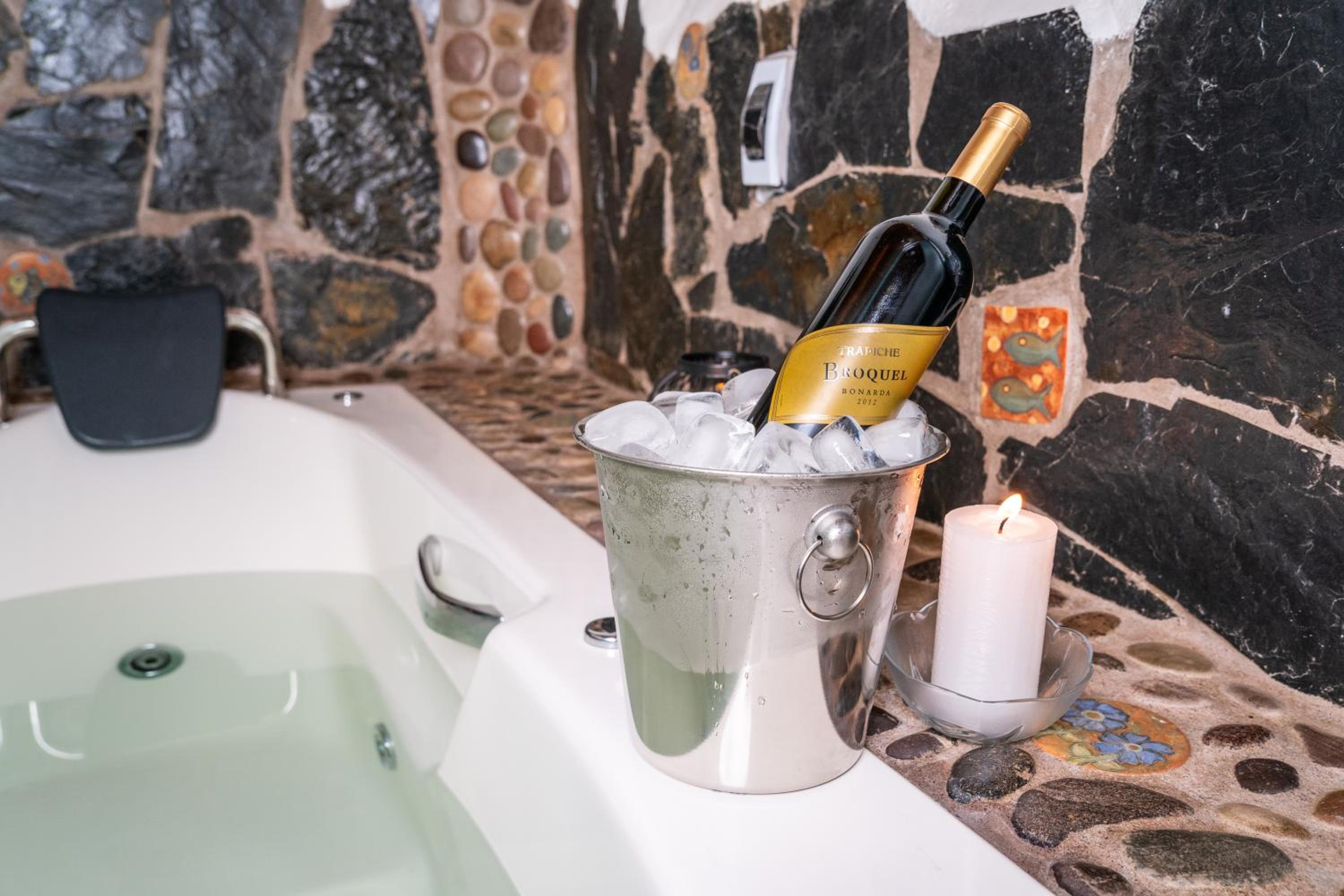 King Suite with Spa Bath