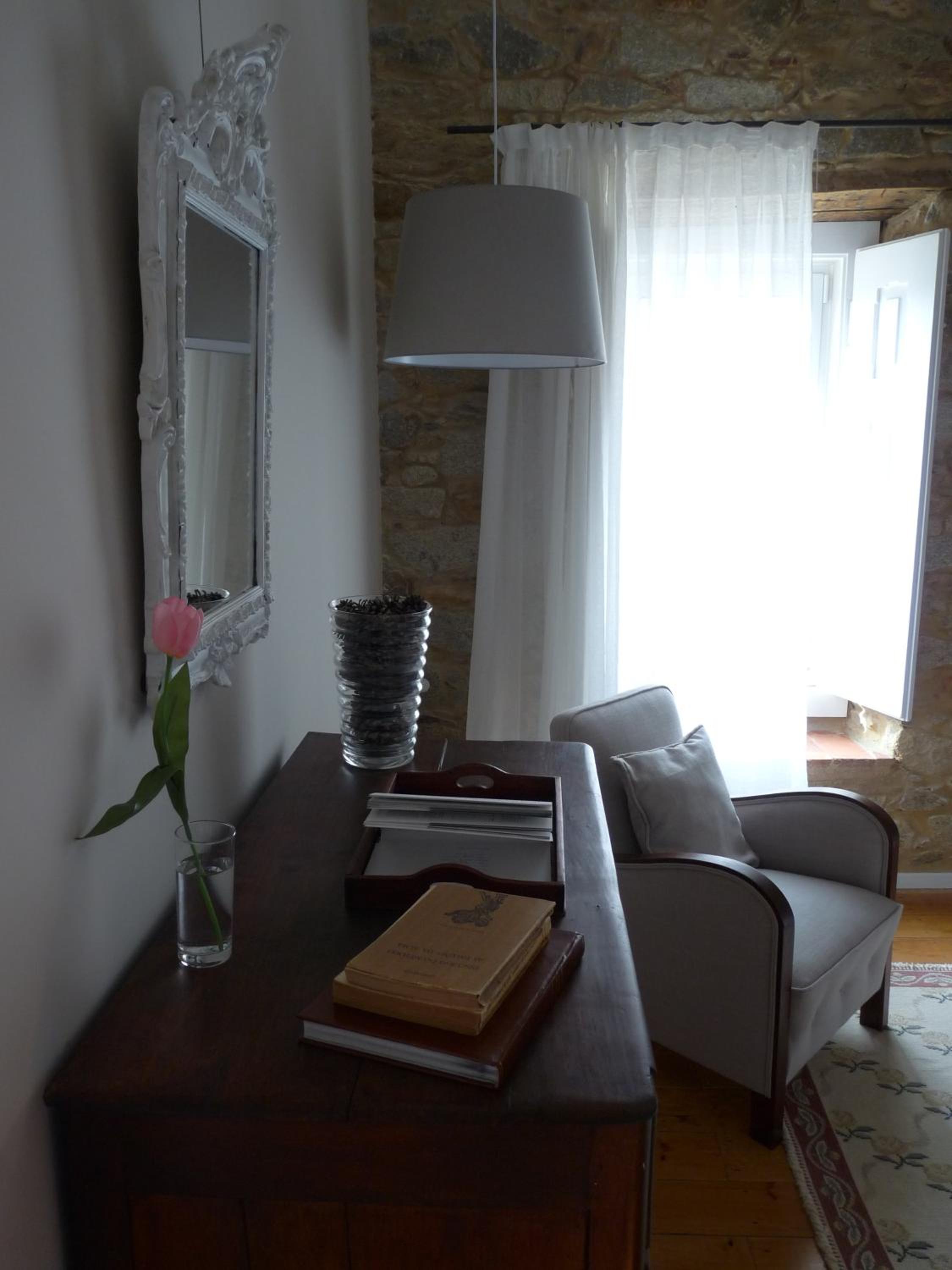 Double Room with Lake View - Photo 7