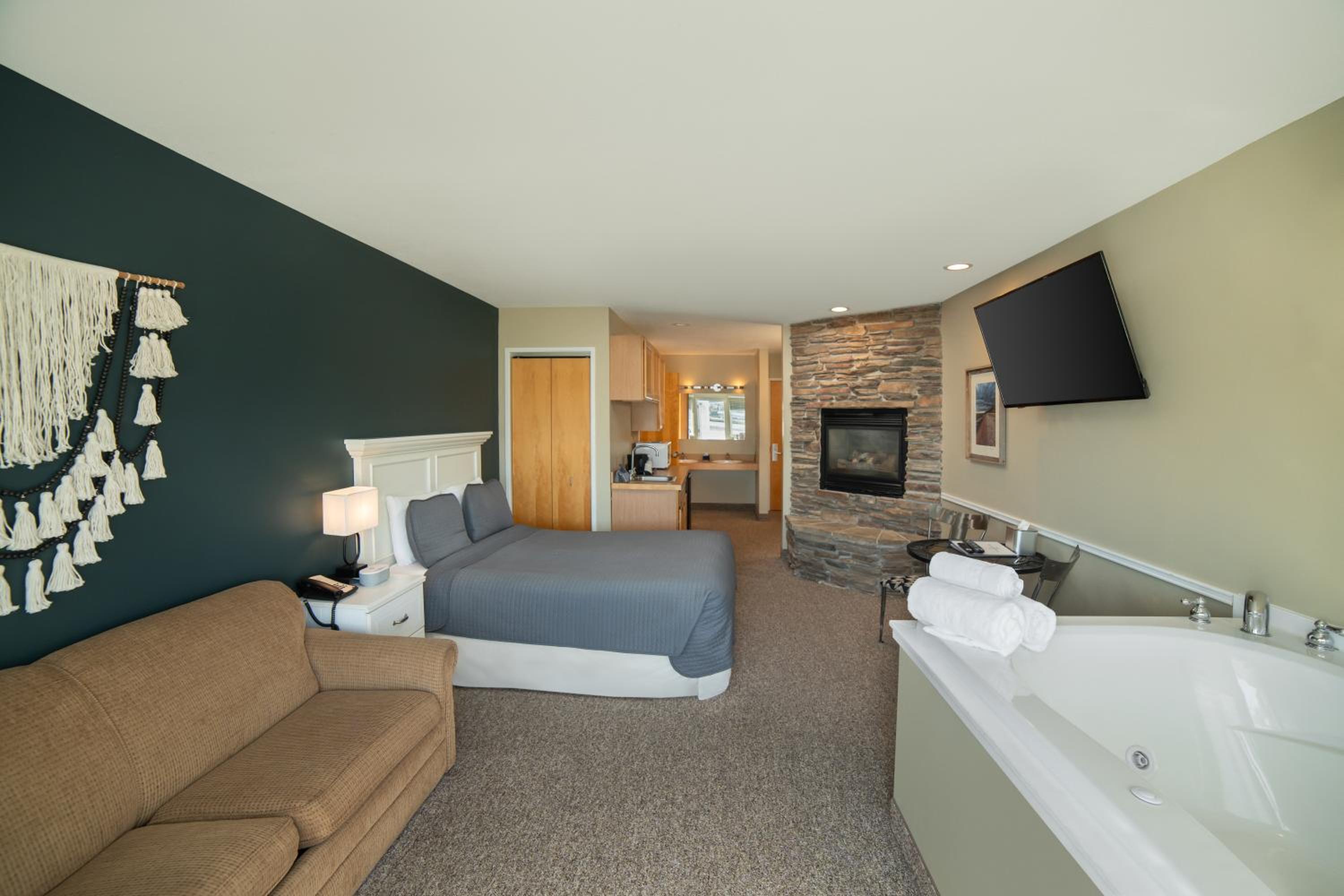 Deluxe Room with City View photo 1