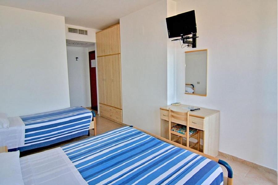 Economy Quadruple Room photo 2