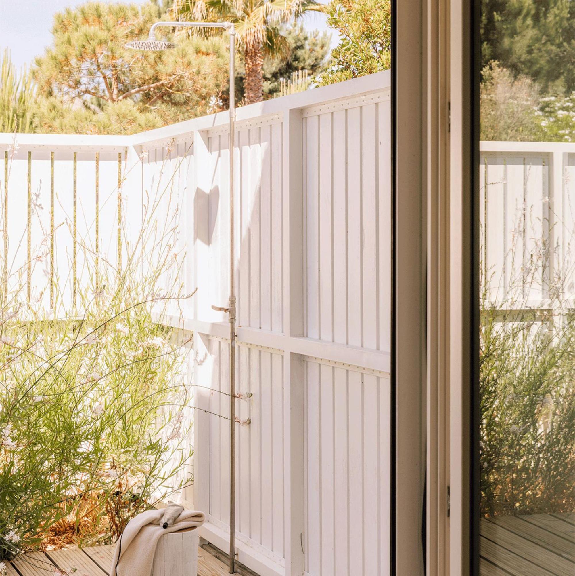 Whole Property  photo 3