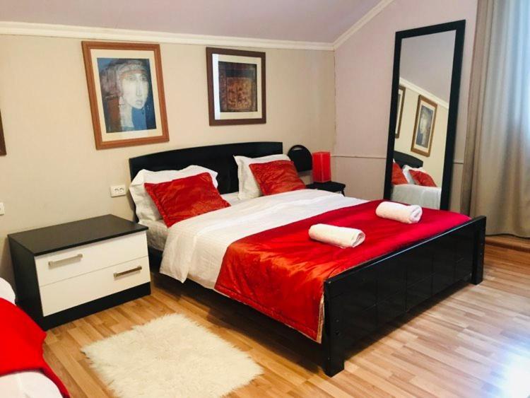 Quadruple Room with Shared Bathroom photo 3