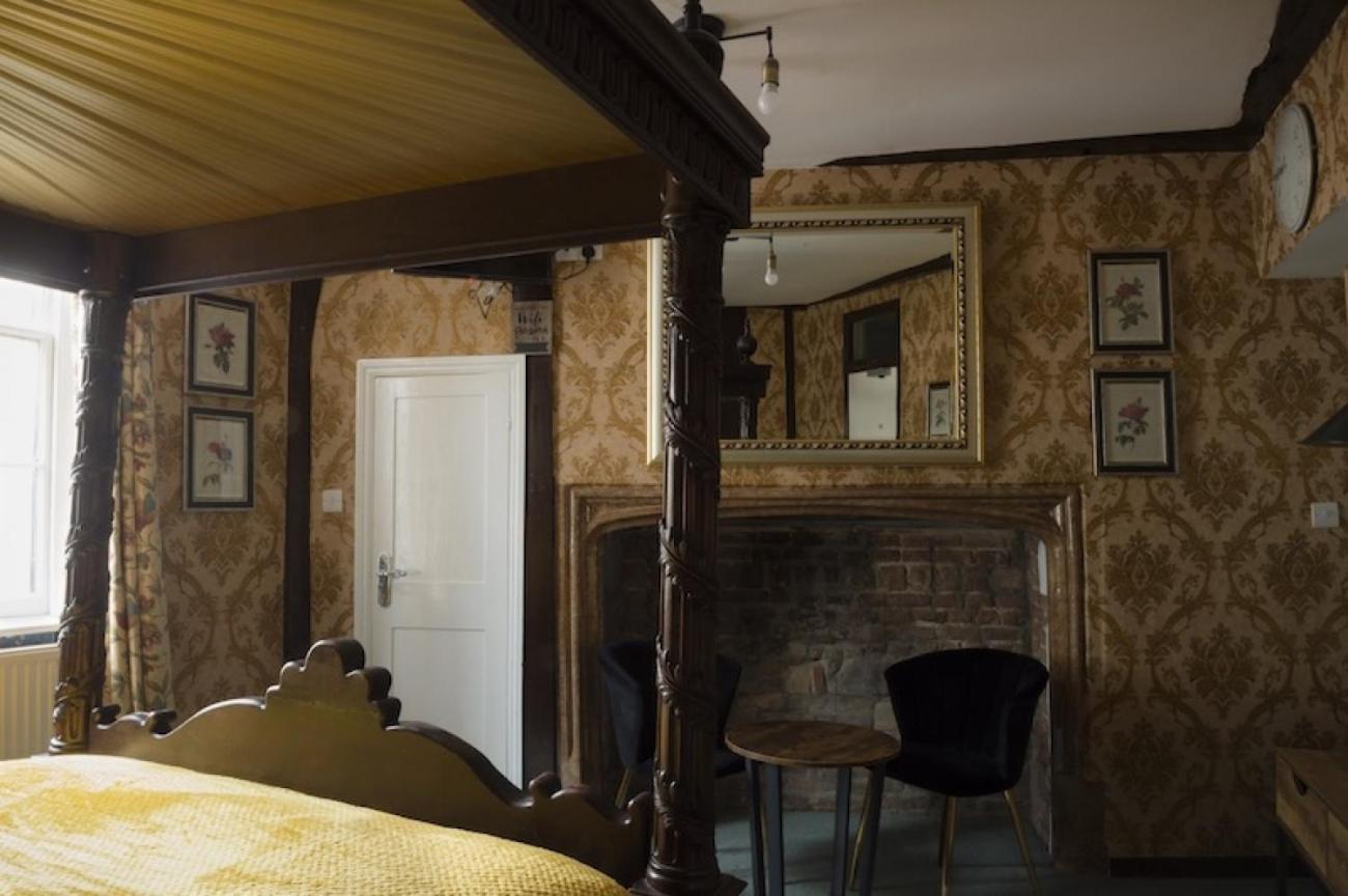 Superior King Room - Photo 3
