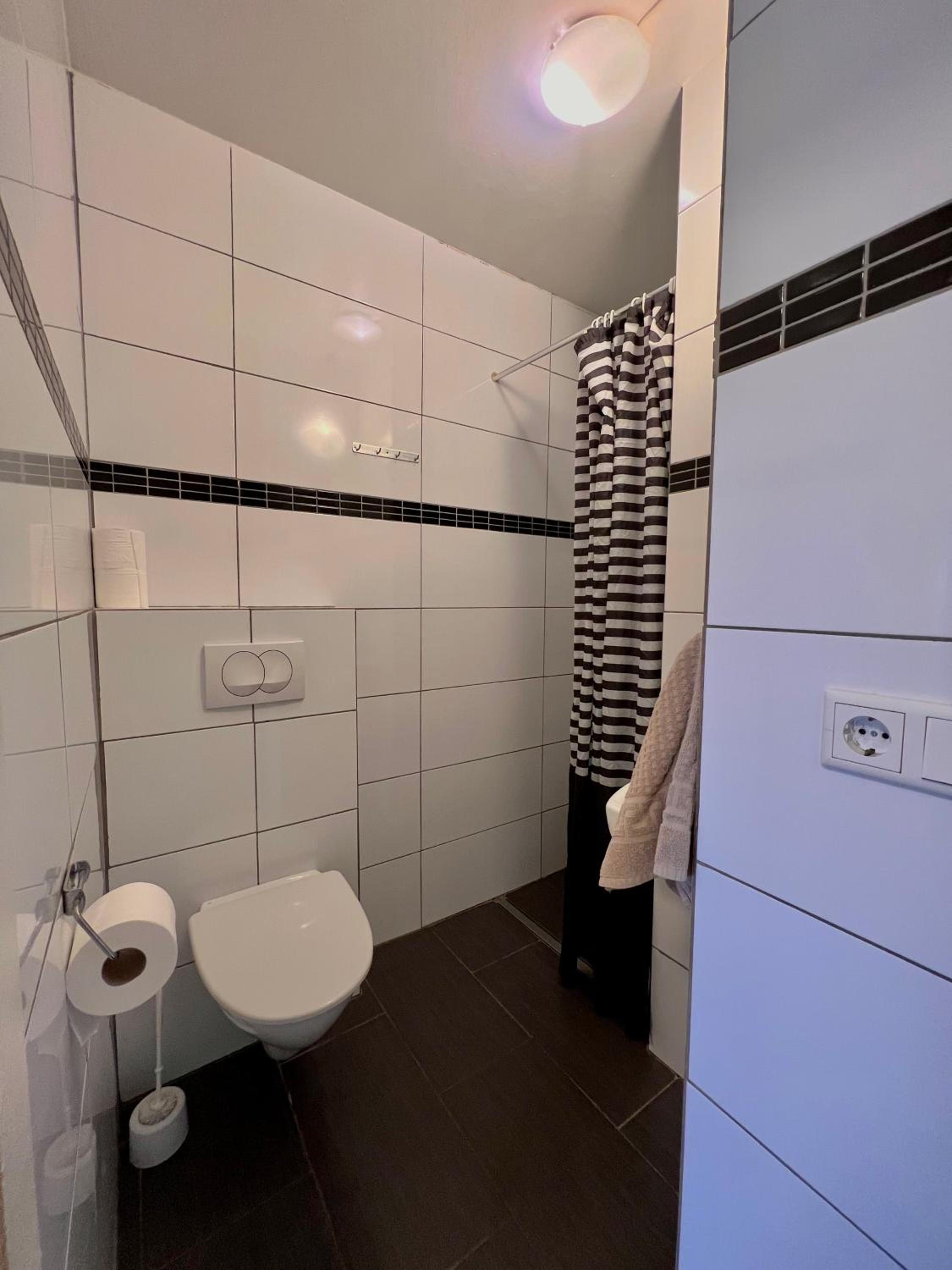 Small Twin Room photo 2
