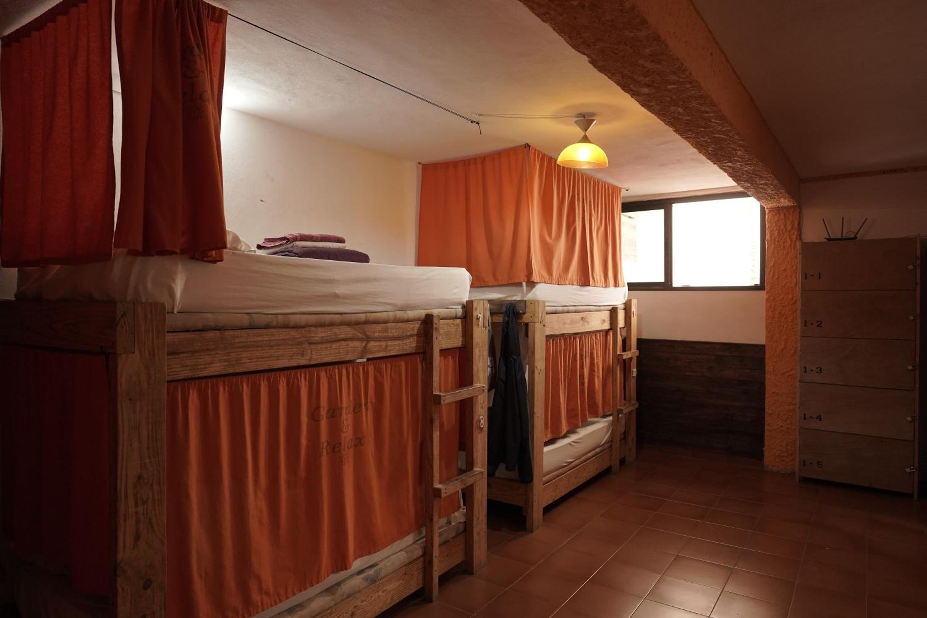 Habitación Compartida Mixta de 10 Camas