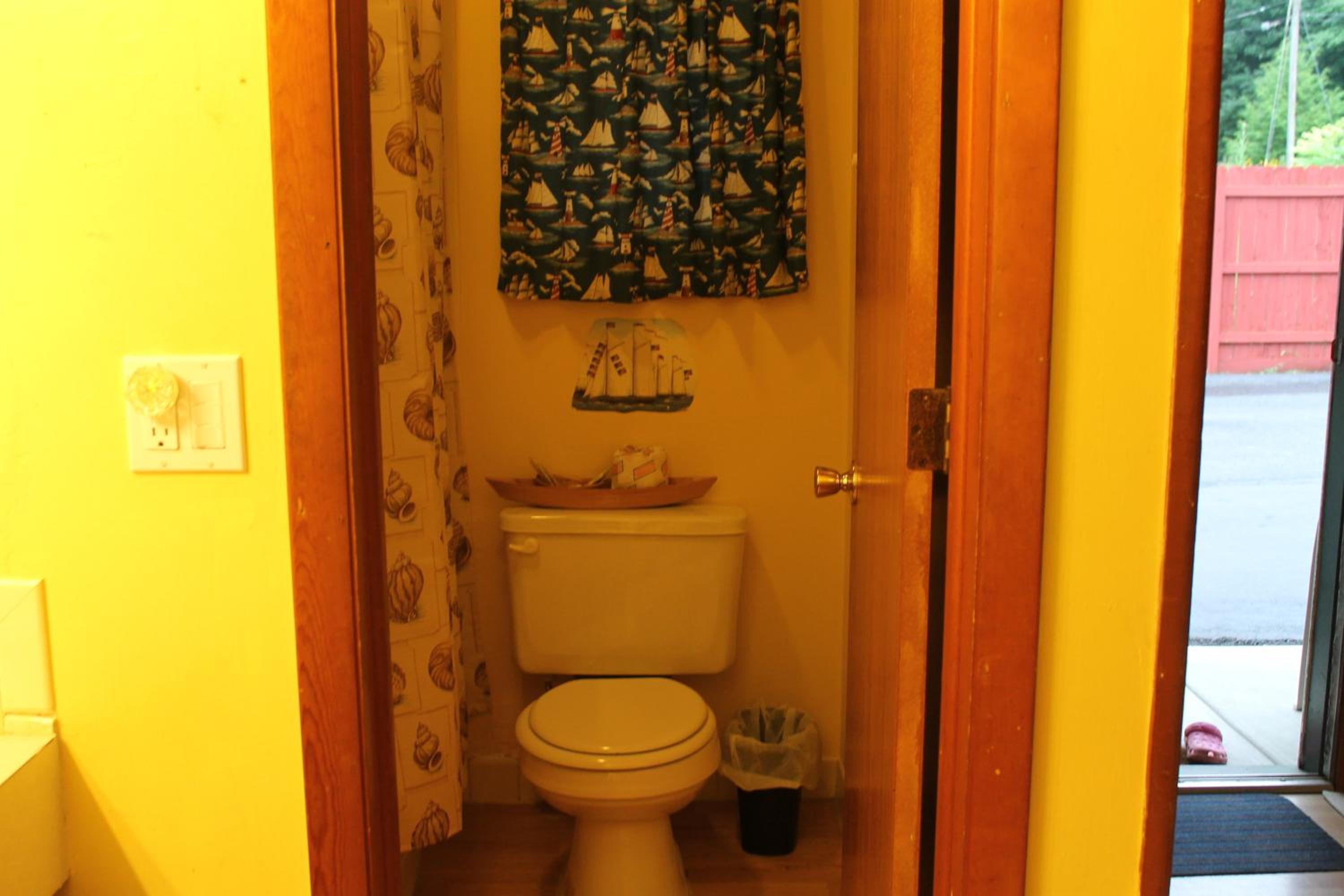 Double Room with Two Double Beds - Smoking photo 2