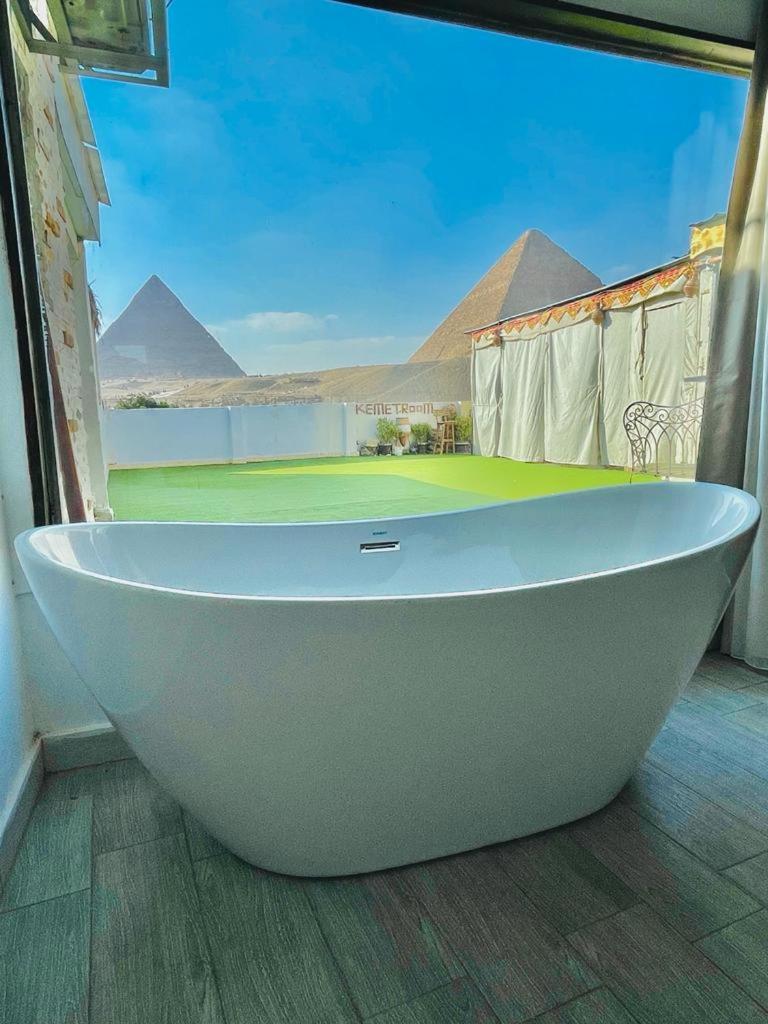 King Suite with Balcony photo 2