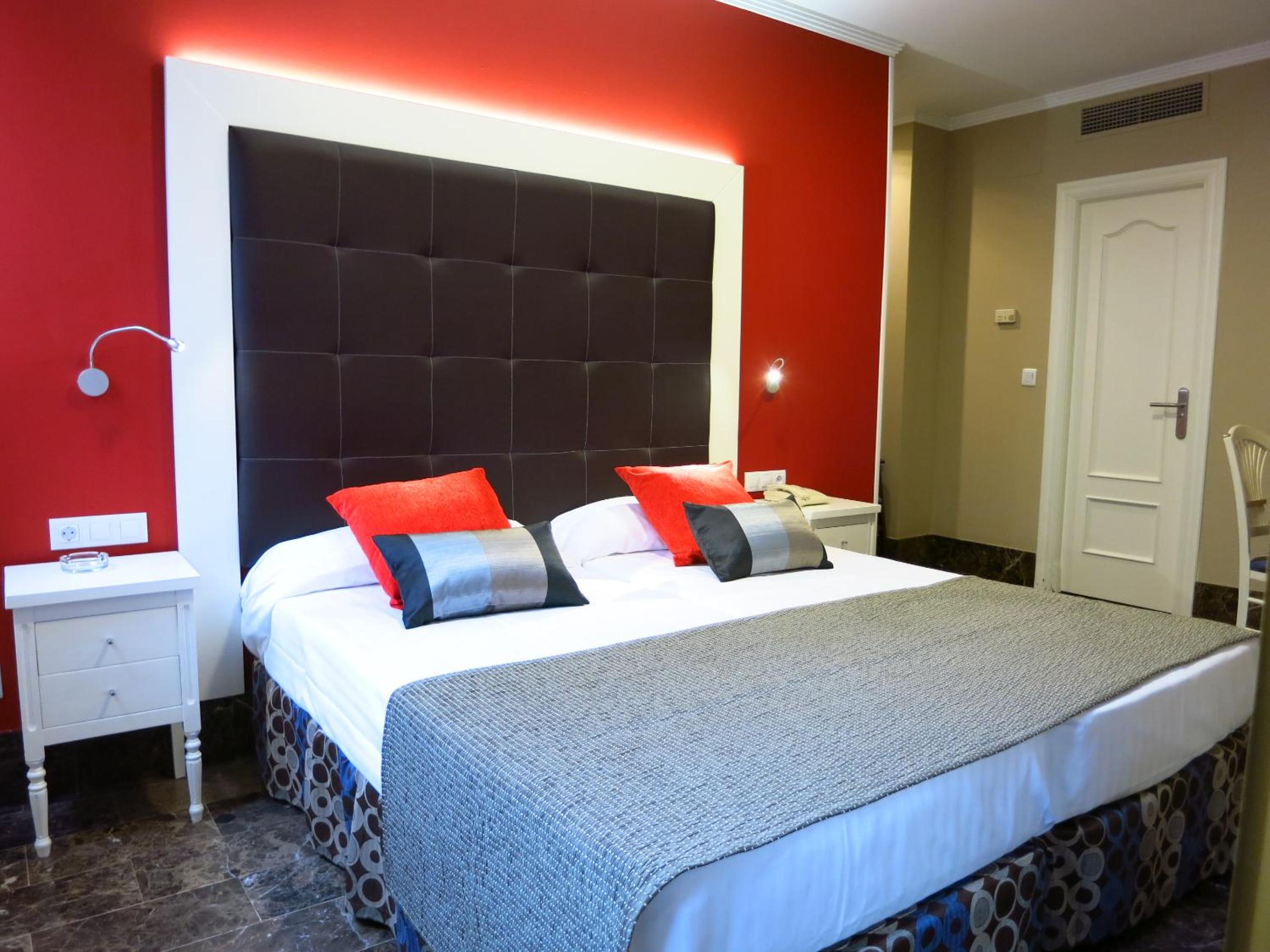 Double or Twin Room - Photo 28