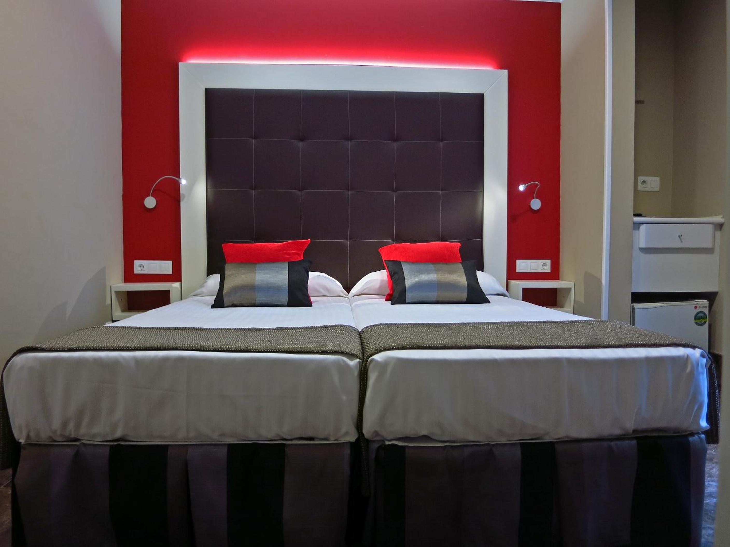 Double or Twin Room - Photo 32