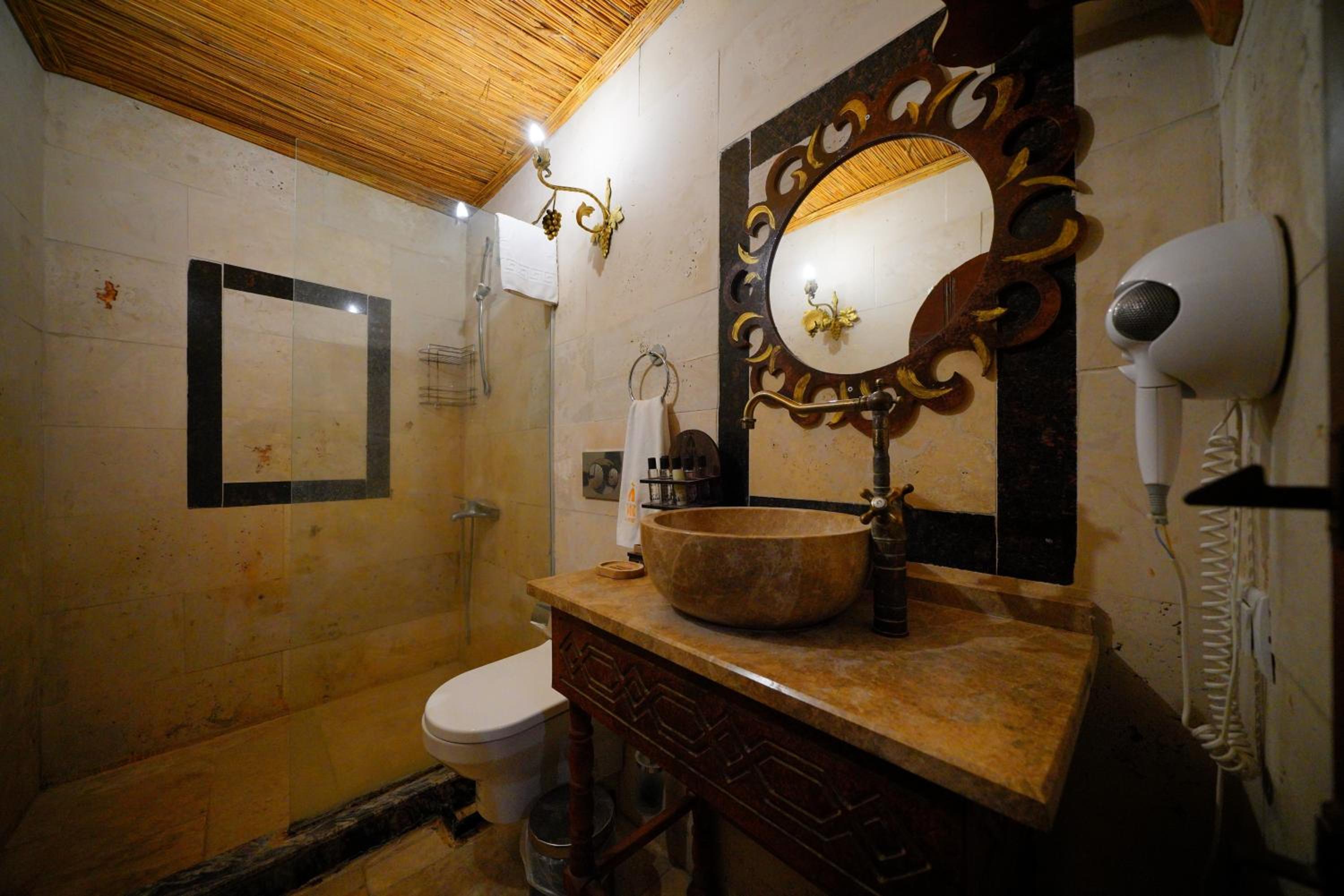 Stone Double Room with Valley View - Photo 2