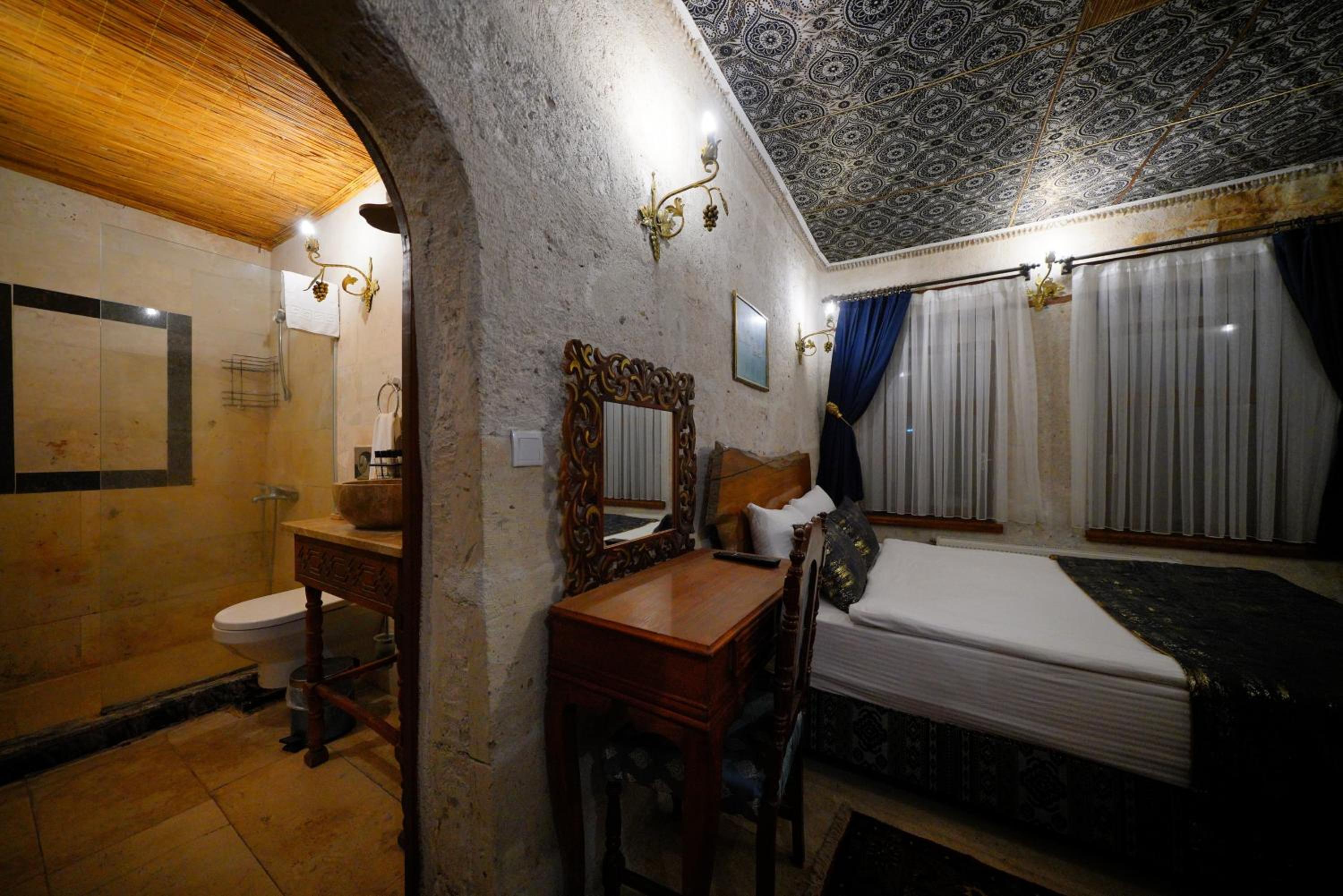 Stone Double Room with Valley View - Photo 4