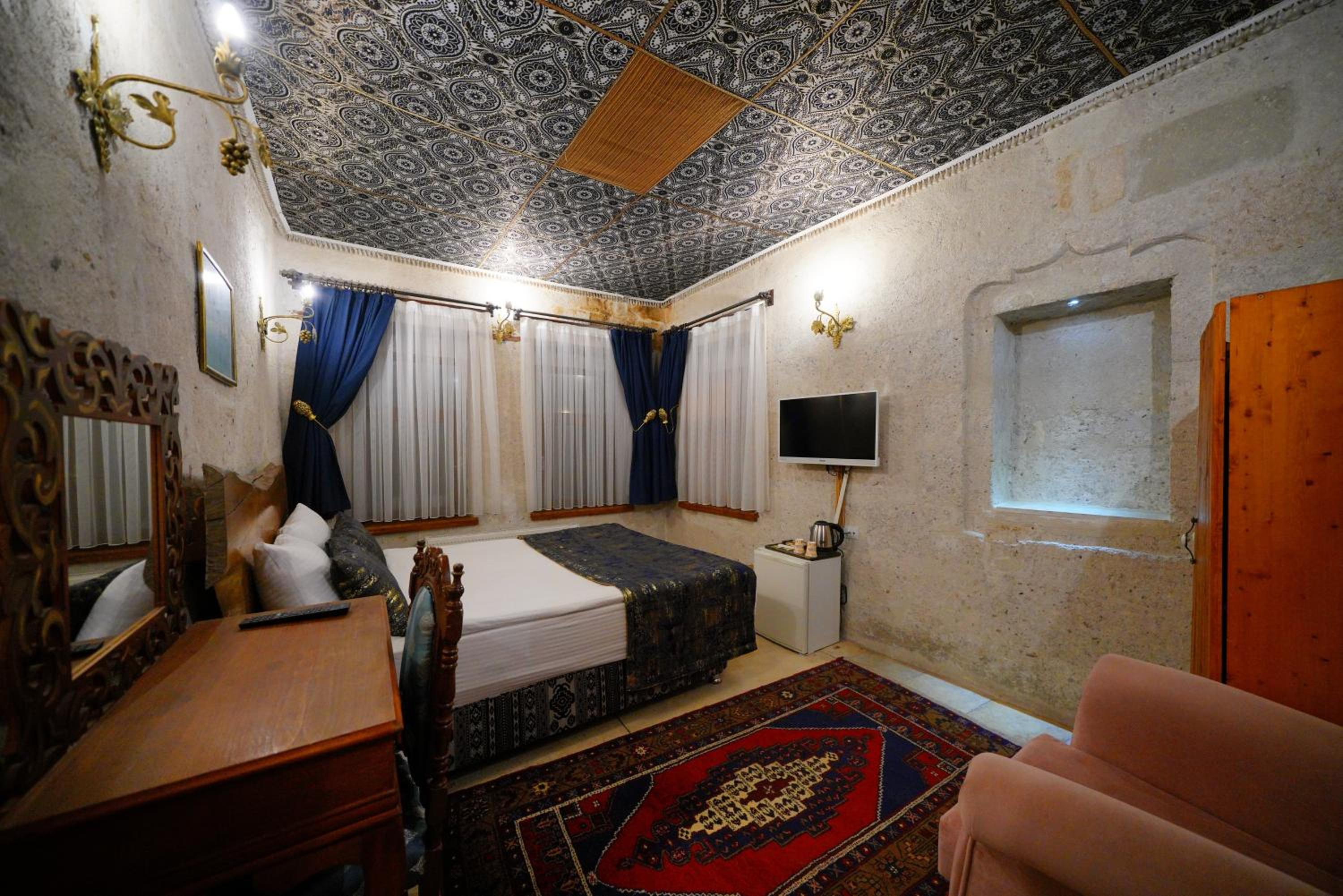 Stone Double Room with Valley View - Photo 6