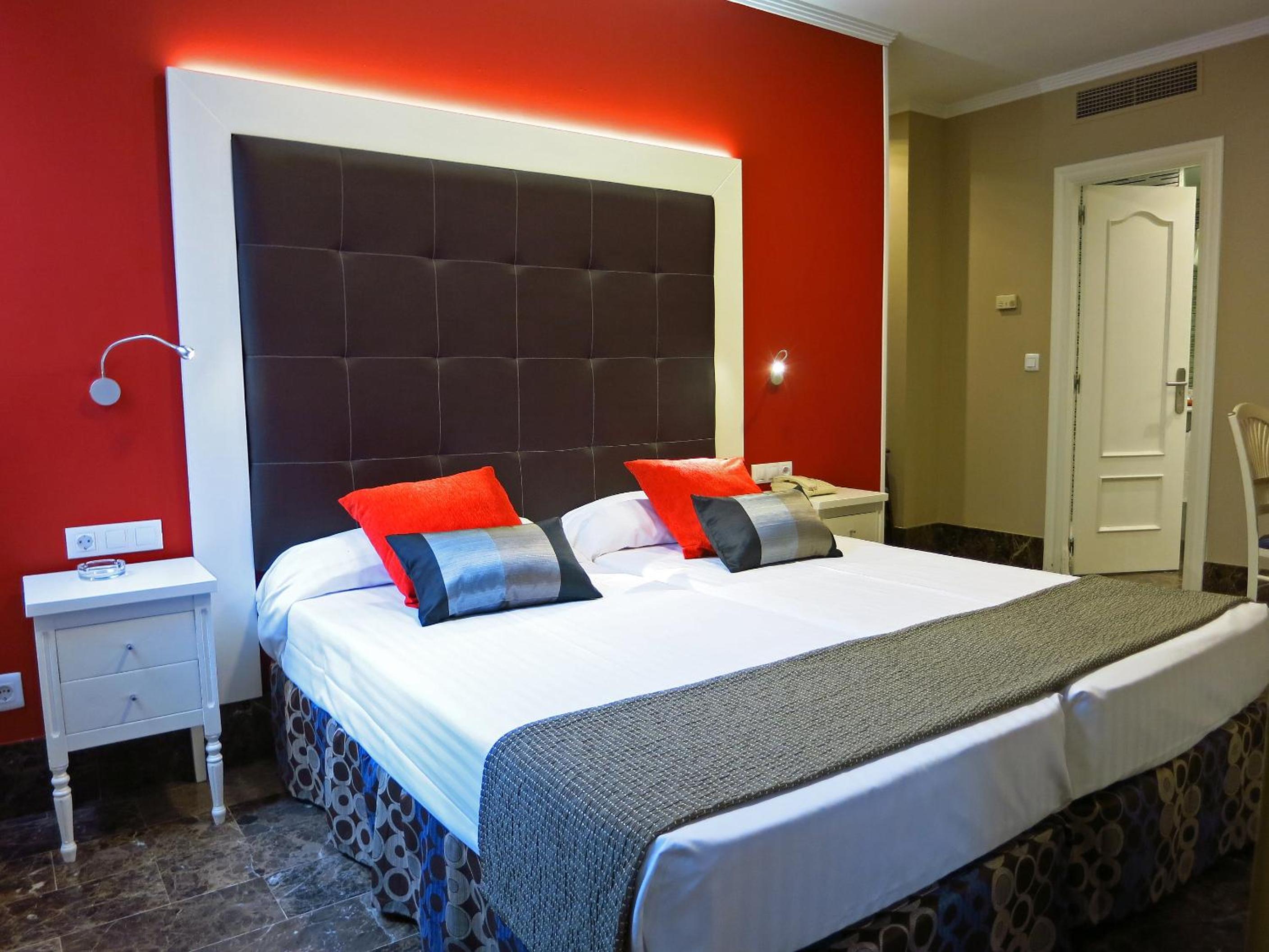 Double or Twin Room - Photo 19
