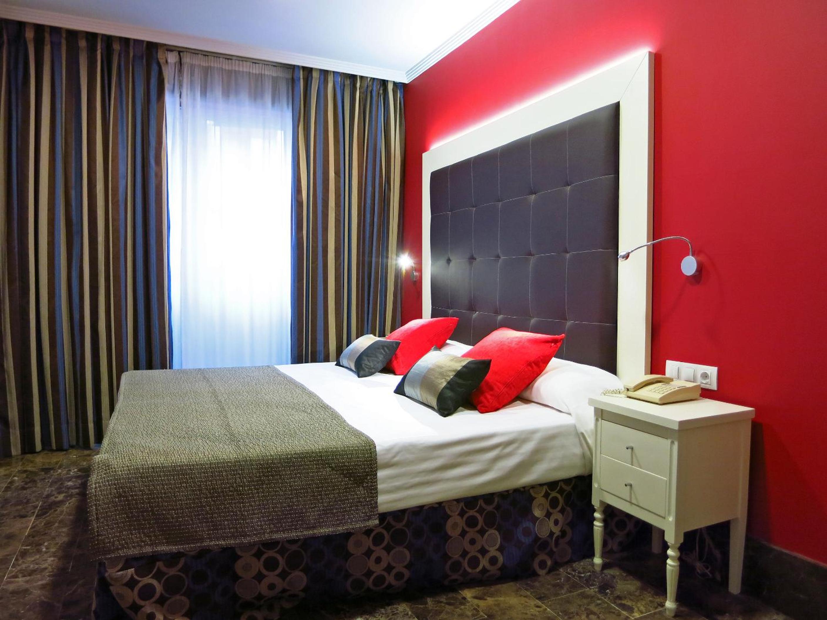 Double or Twin Room - Photo 29