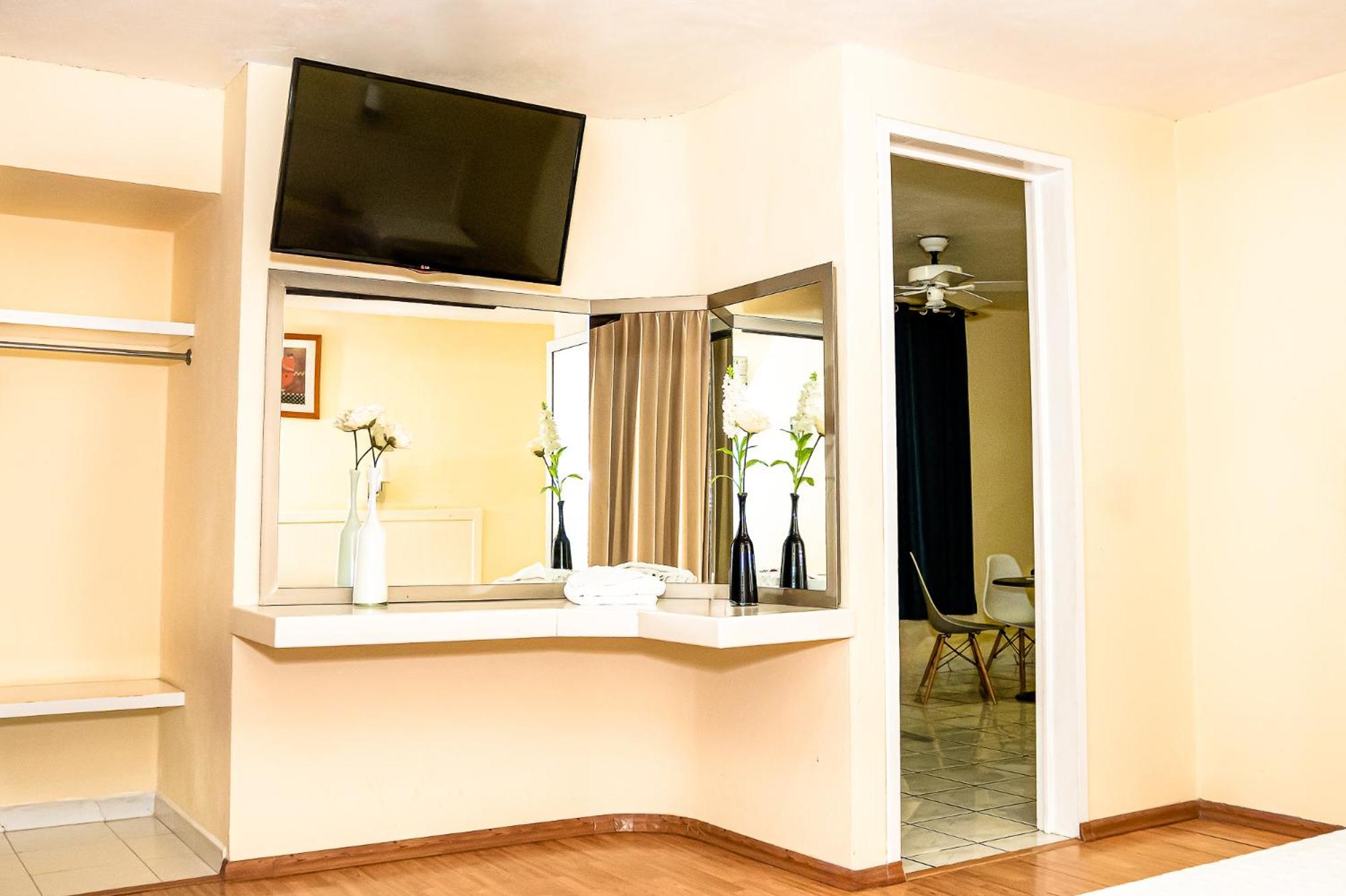 Suite with Spa Bath photo 3