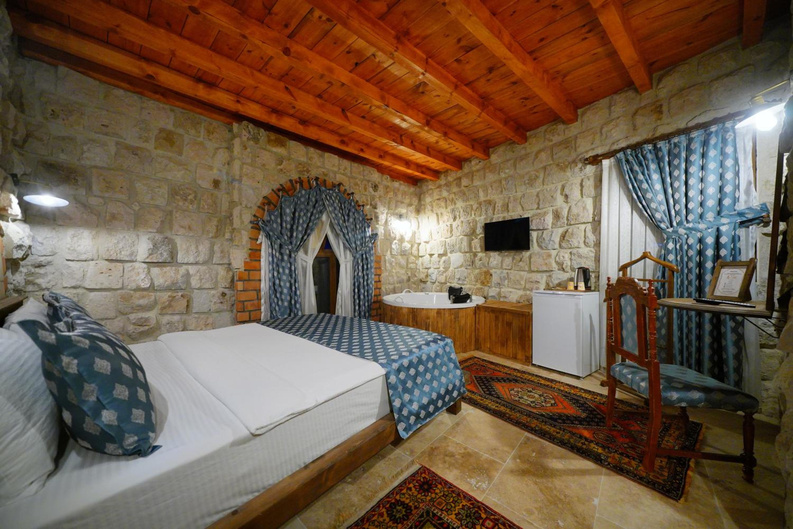 Deluxe Room - Photo 1