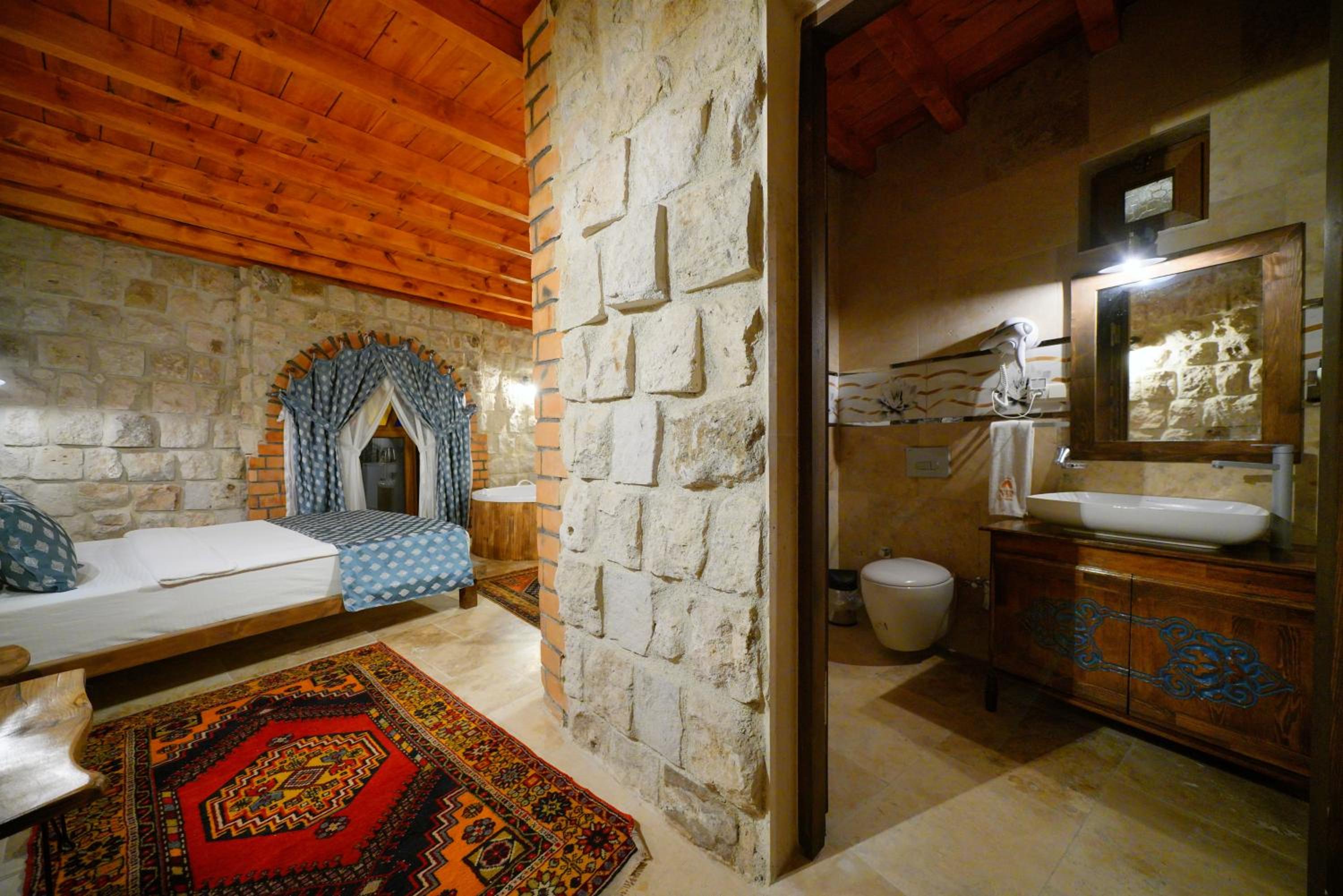 Deluxe Room - Photo 3