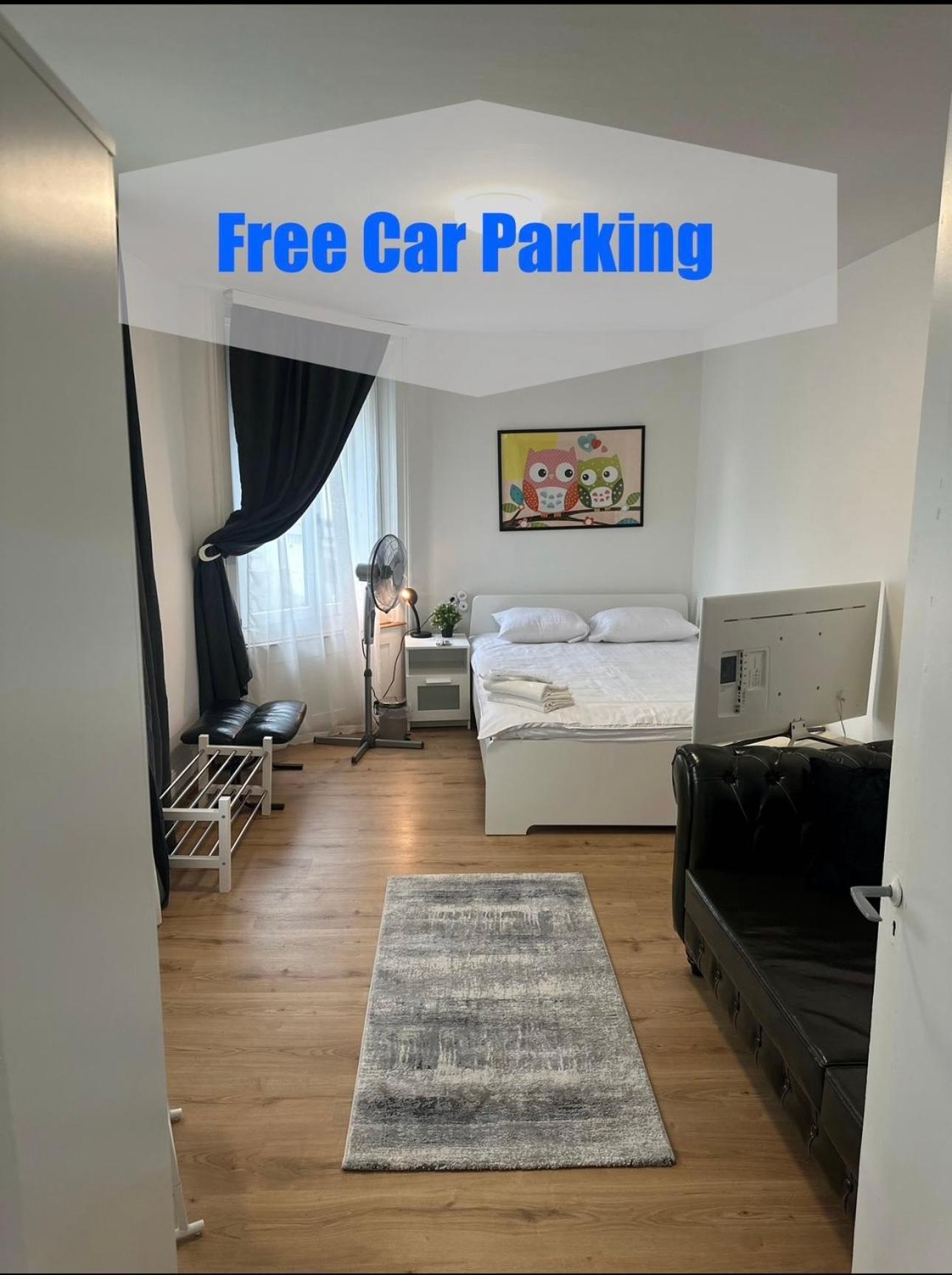 Double Room With Extra Bed photo 2