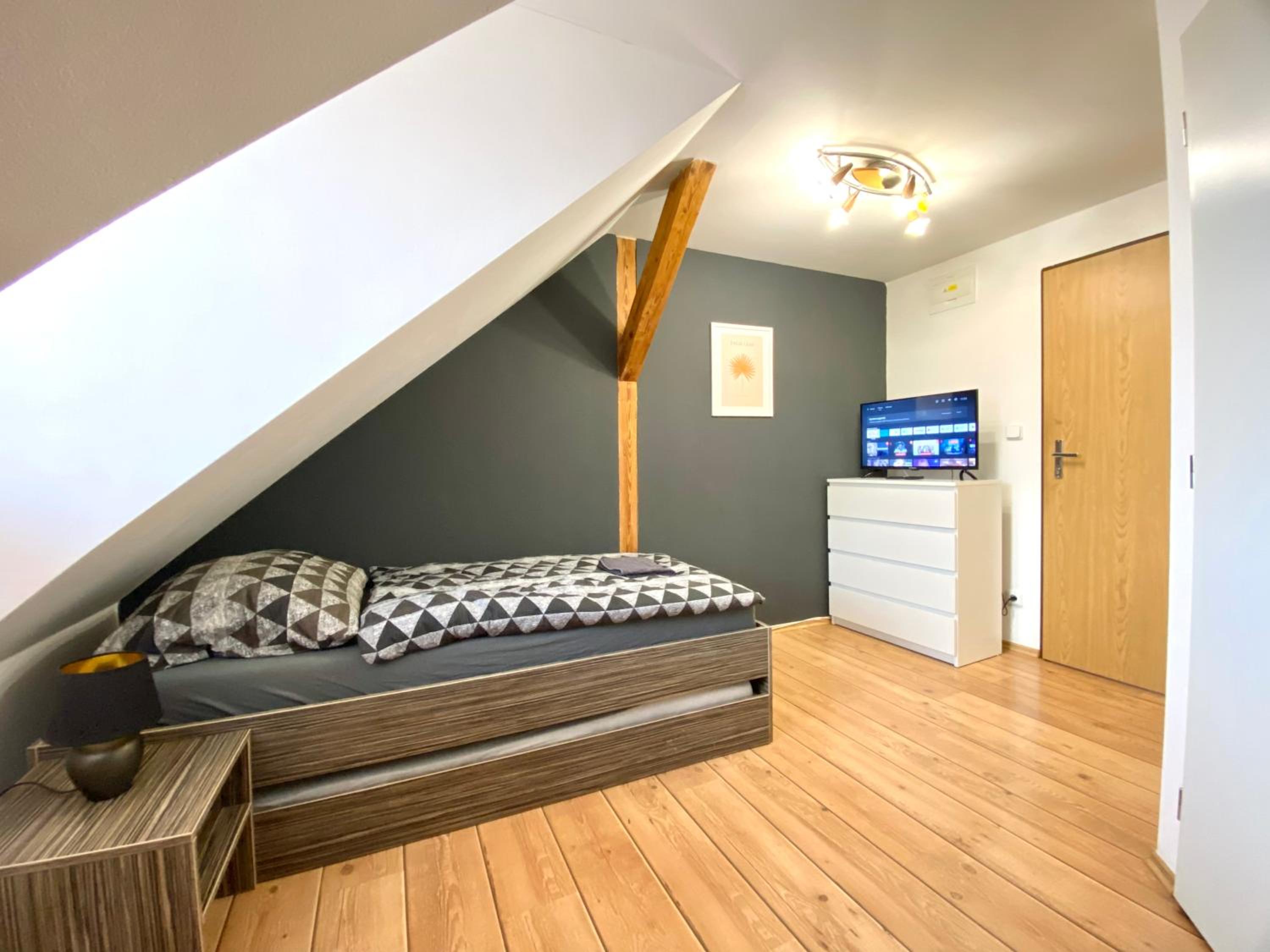 Single Room with Private Bathroom photo 3