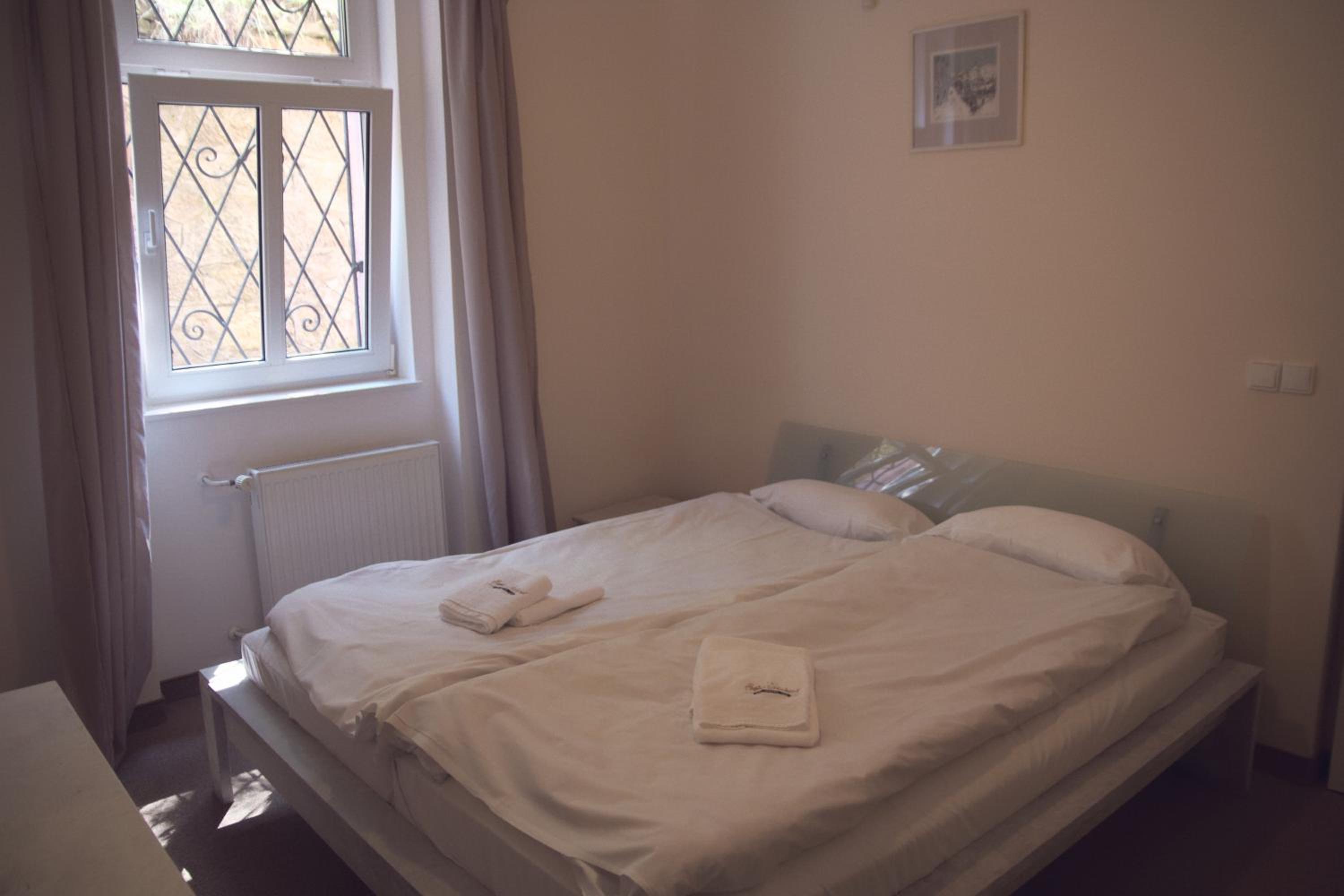 Budget Double Room with Rock View photo 1